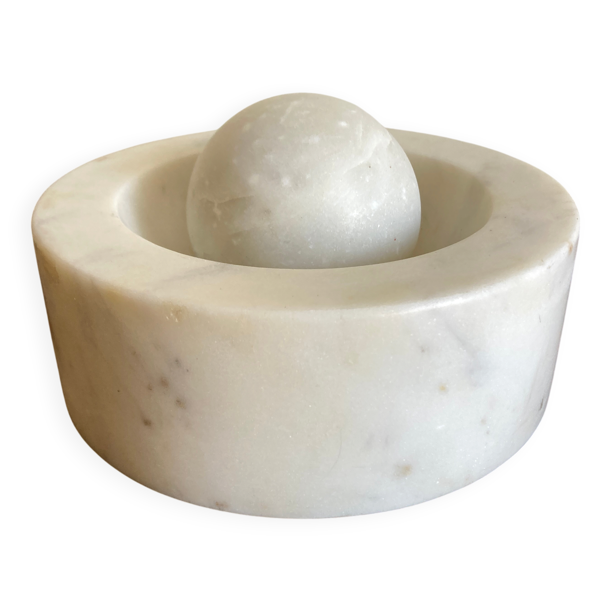 Space Age XXL ashtray in white marble, Italian design 1970.