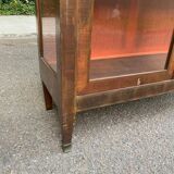 Louis XVI display cabinet in wood and marble from the 19th century.