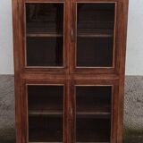 Armoire ancienne vitrée en bois avec quatre portes