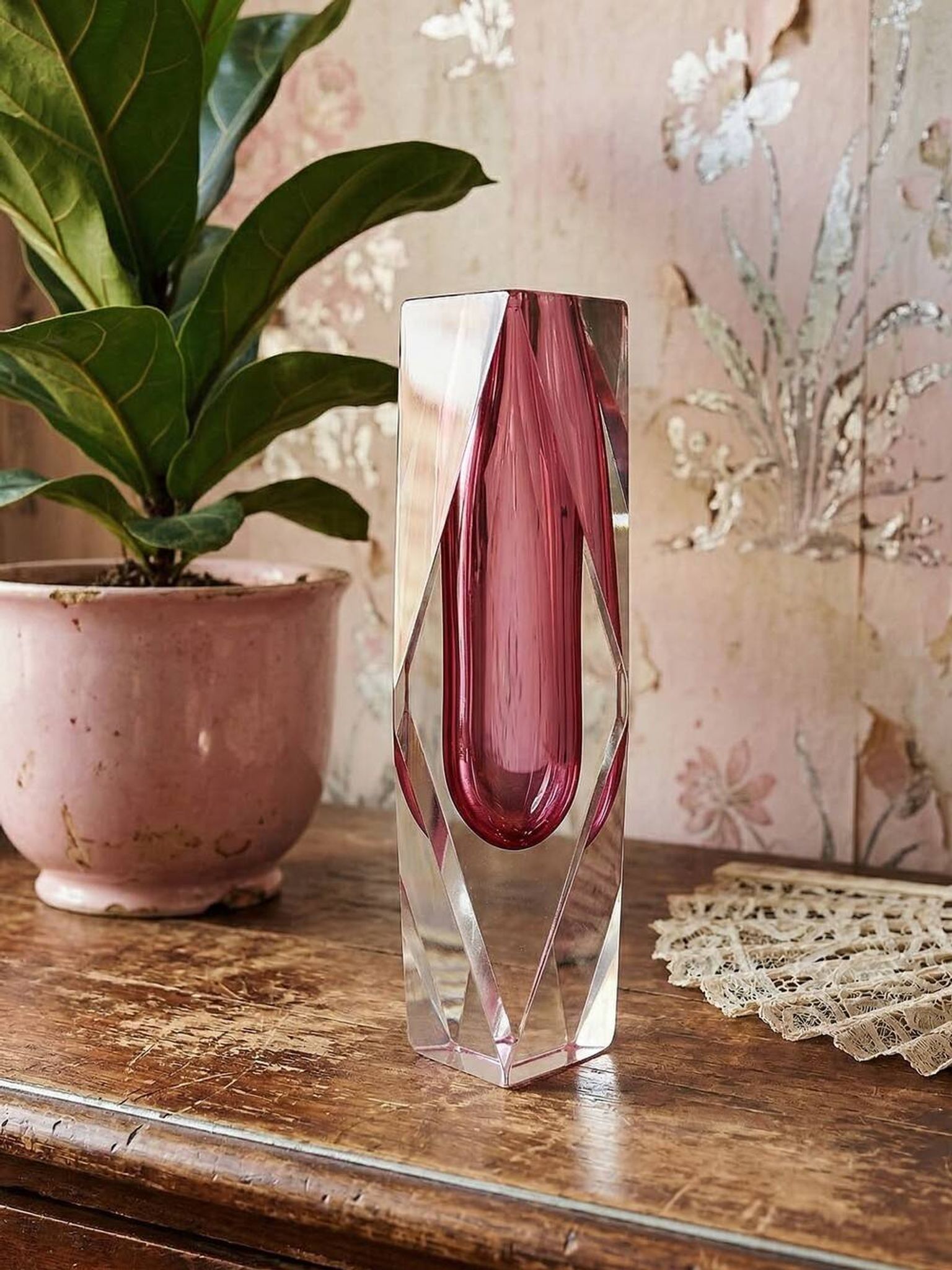 Faceted submerged vase Murano pink glass and crystal from the 1950s-60s.