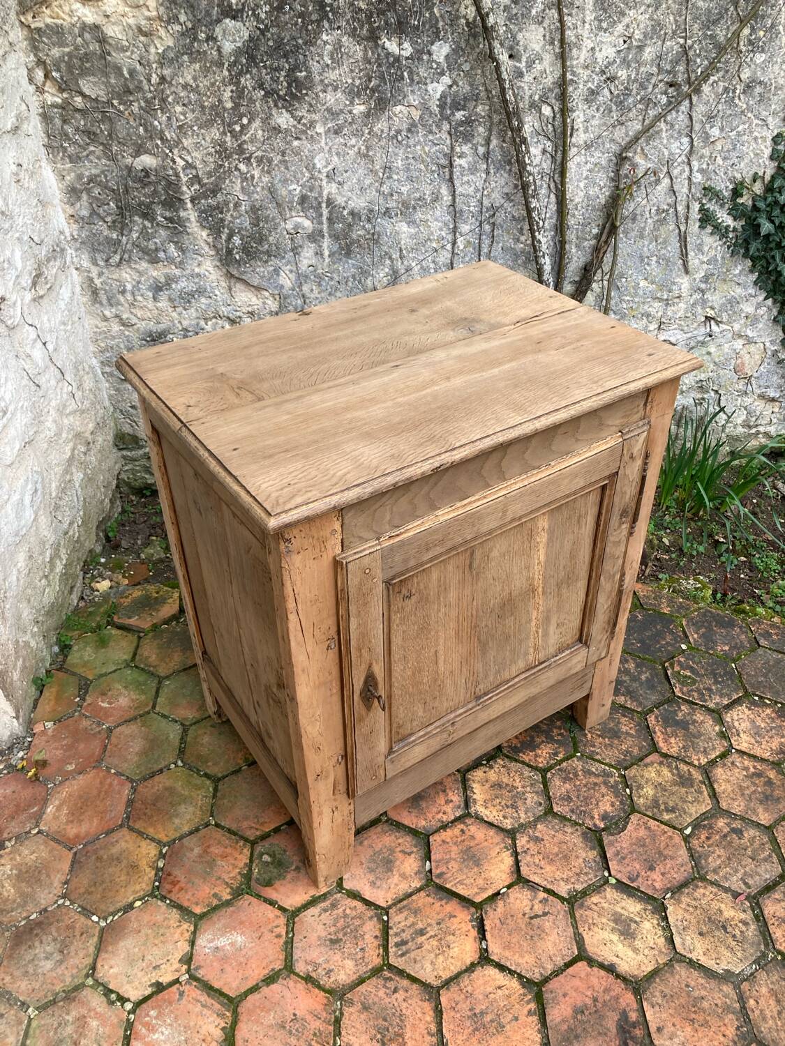 Antique wooden confit pot.