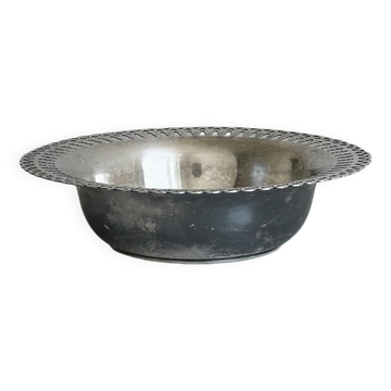 Plat ancien, panière ancienne
