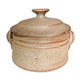 Covered terracotta pot