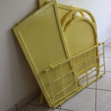 Lit de bébé vintage jaune