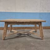 Airbrushed table