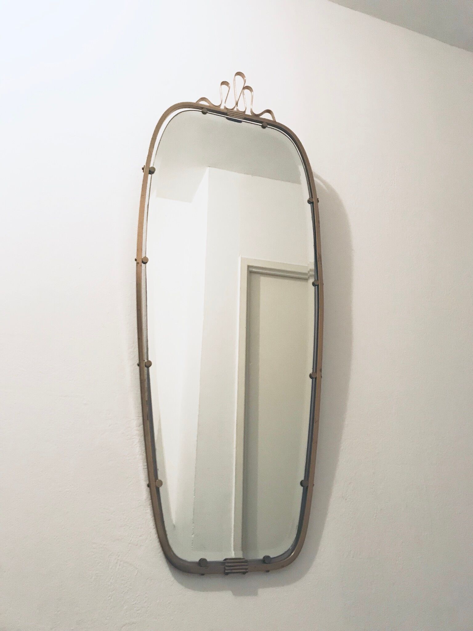 Free form mirror