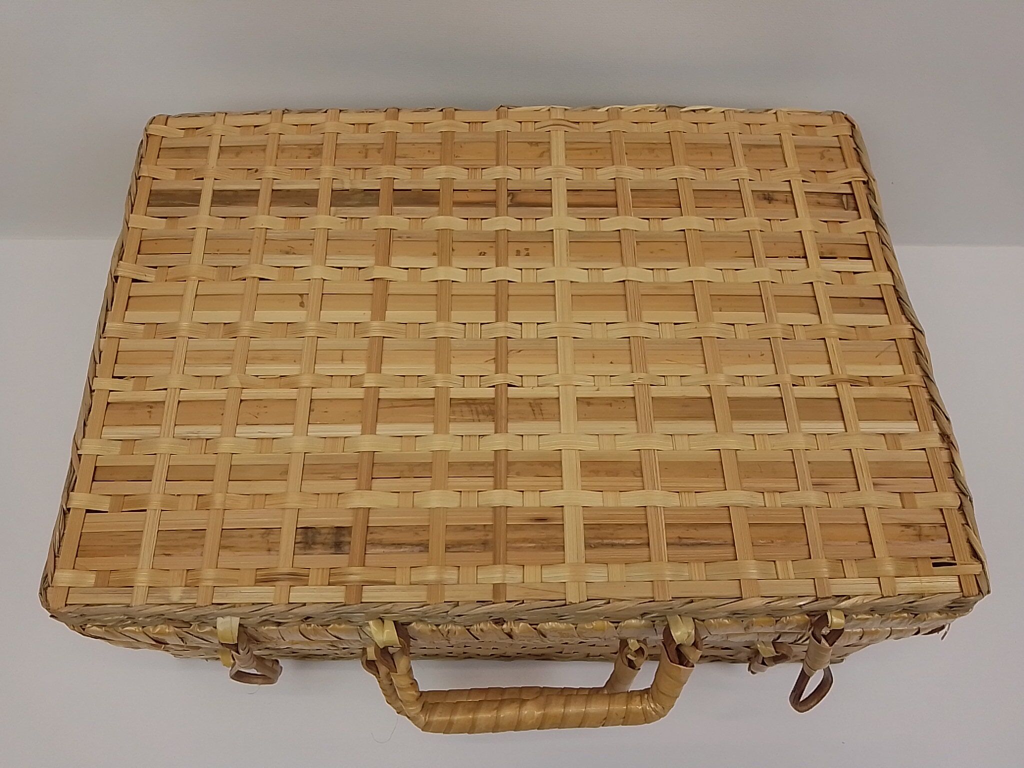 Rectangular wicker case 2 handles