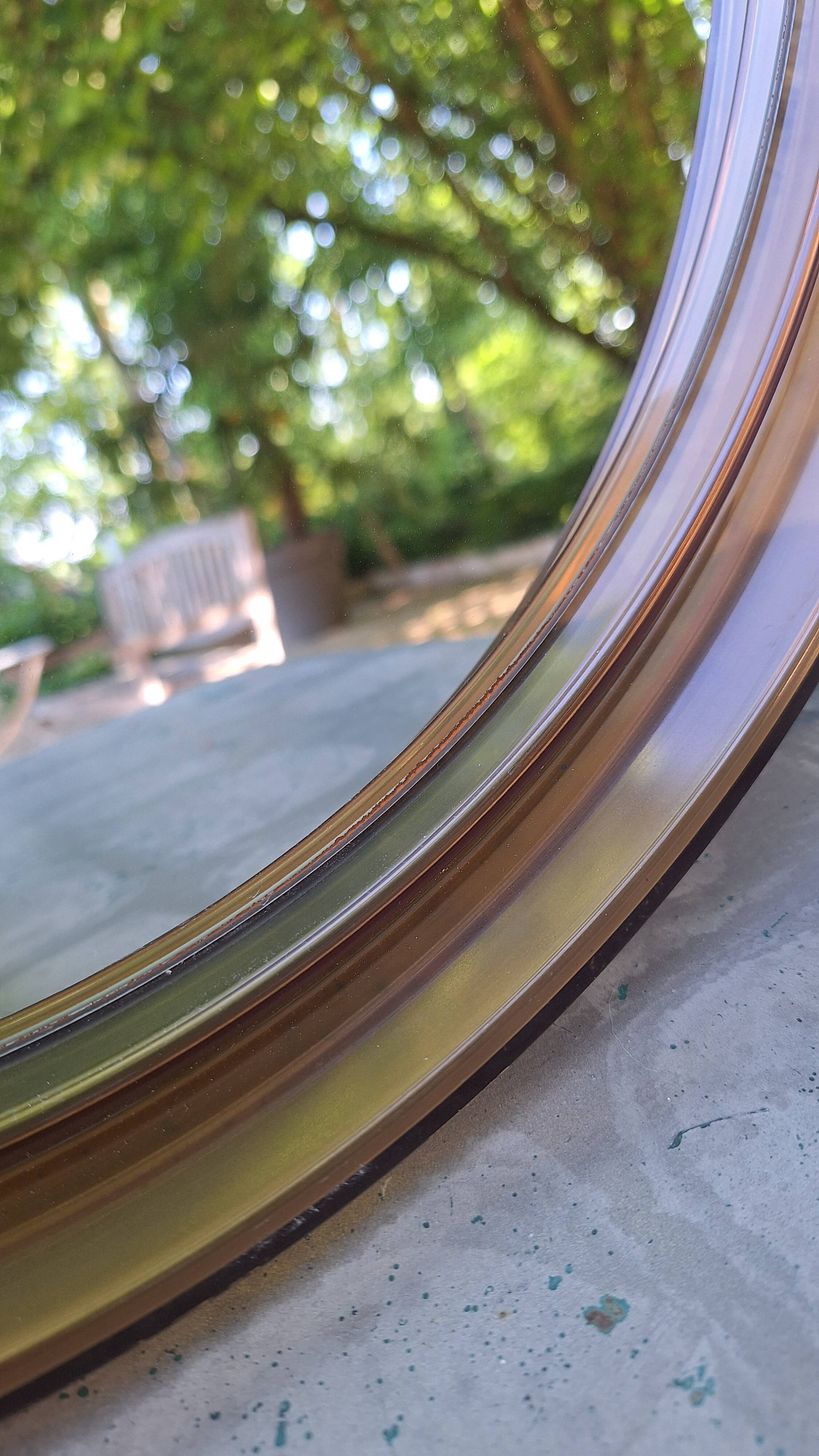 Gilac Mirror