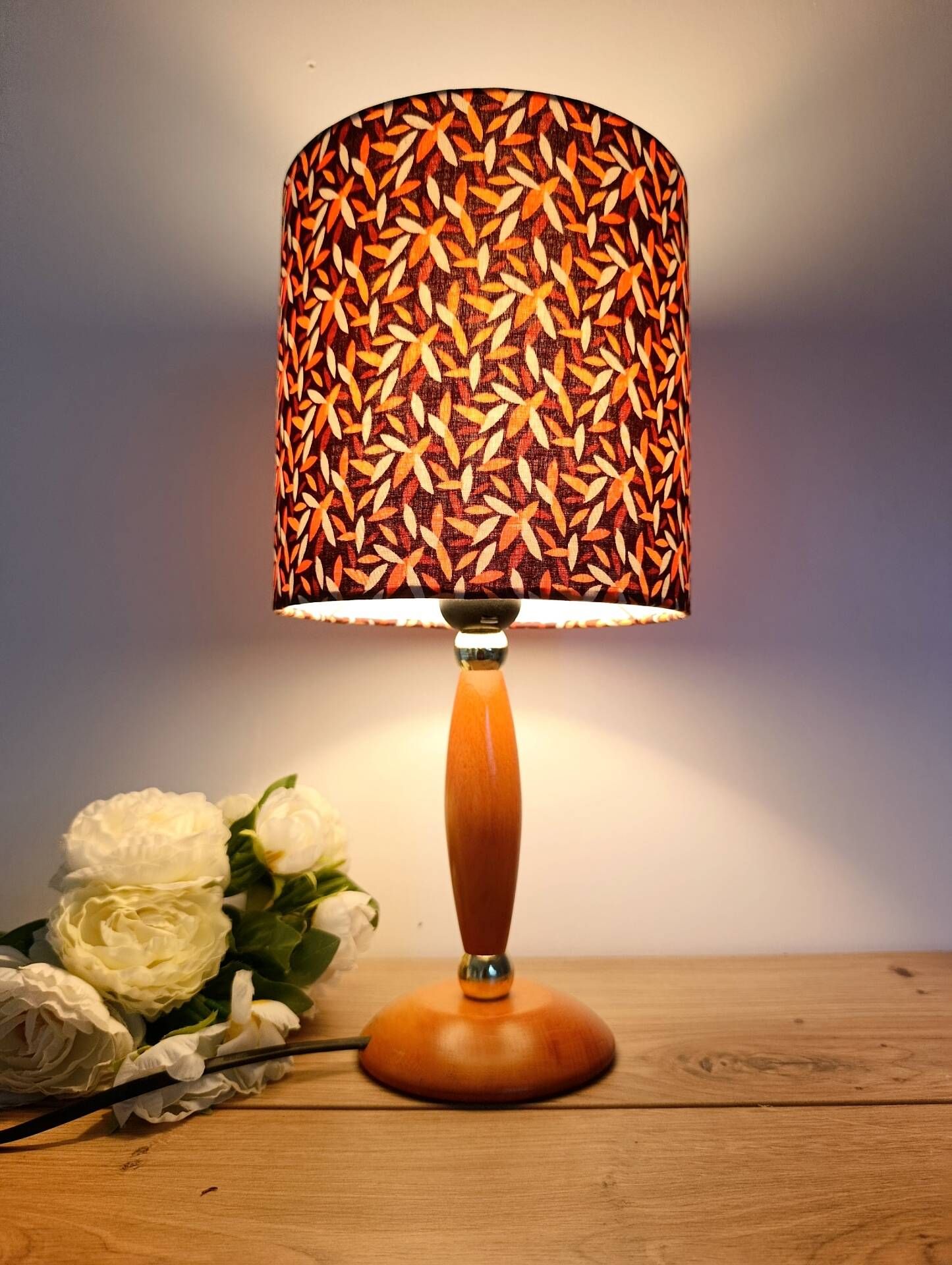 Lampe bois mid-century Abat-jour graphisme végétal