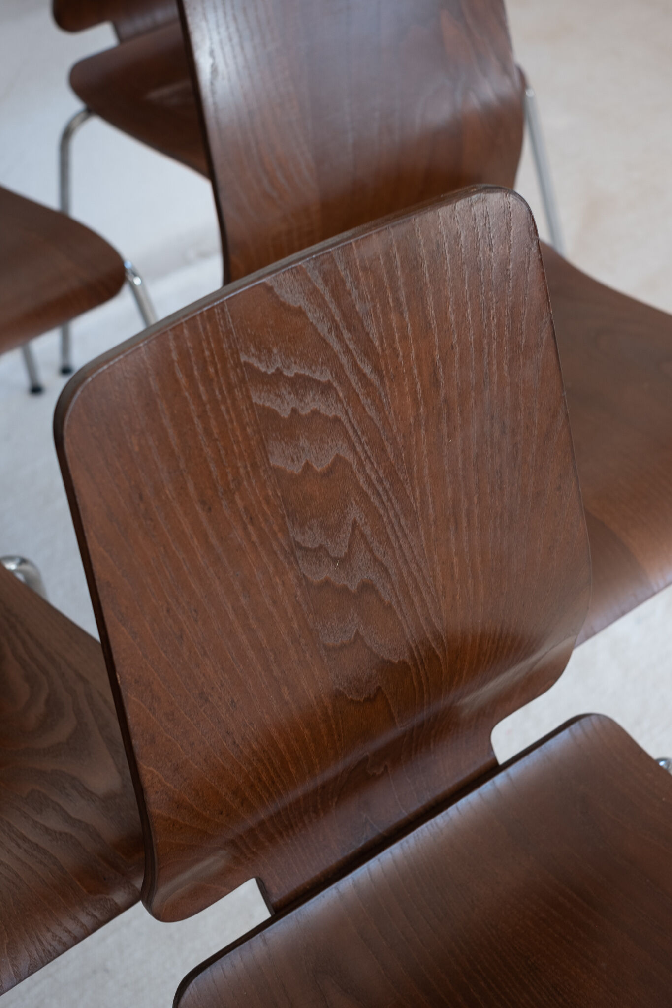 Suite of 6 scandinavian design chairs