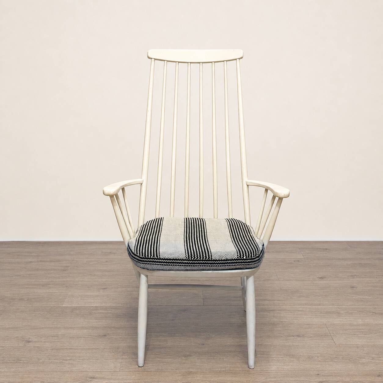 Scandinavian armchair x Pierre Frey