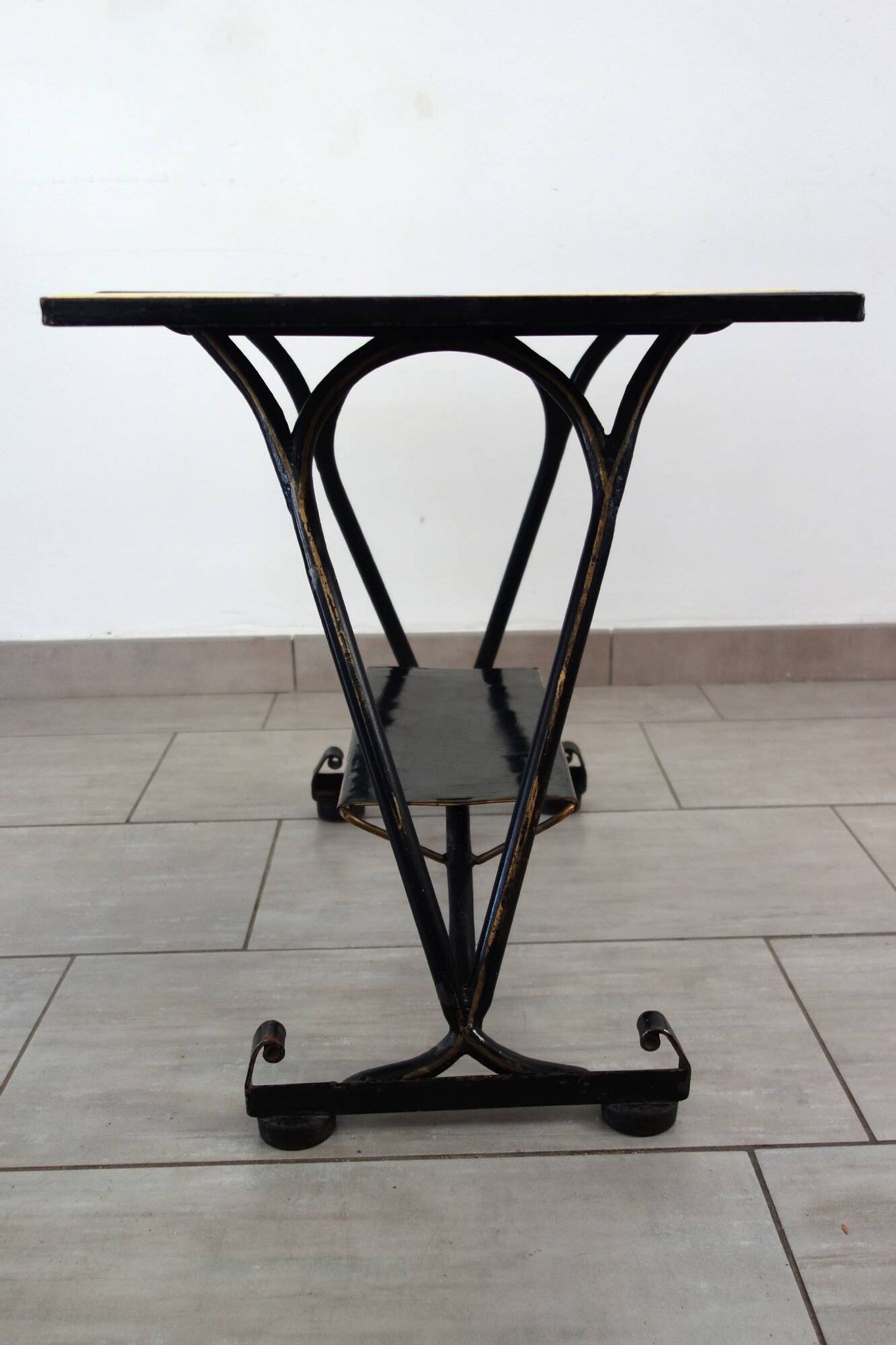 Table d'appoint en métal et céramique, années 50-60
