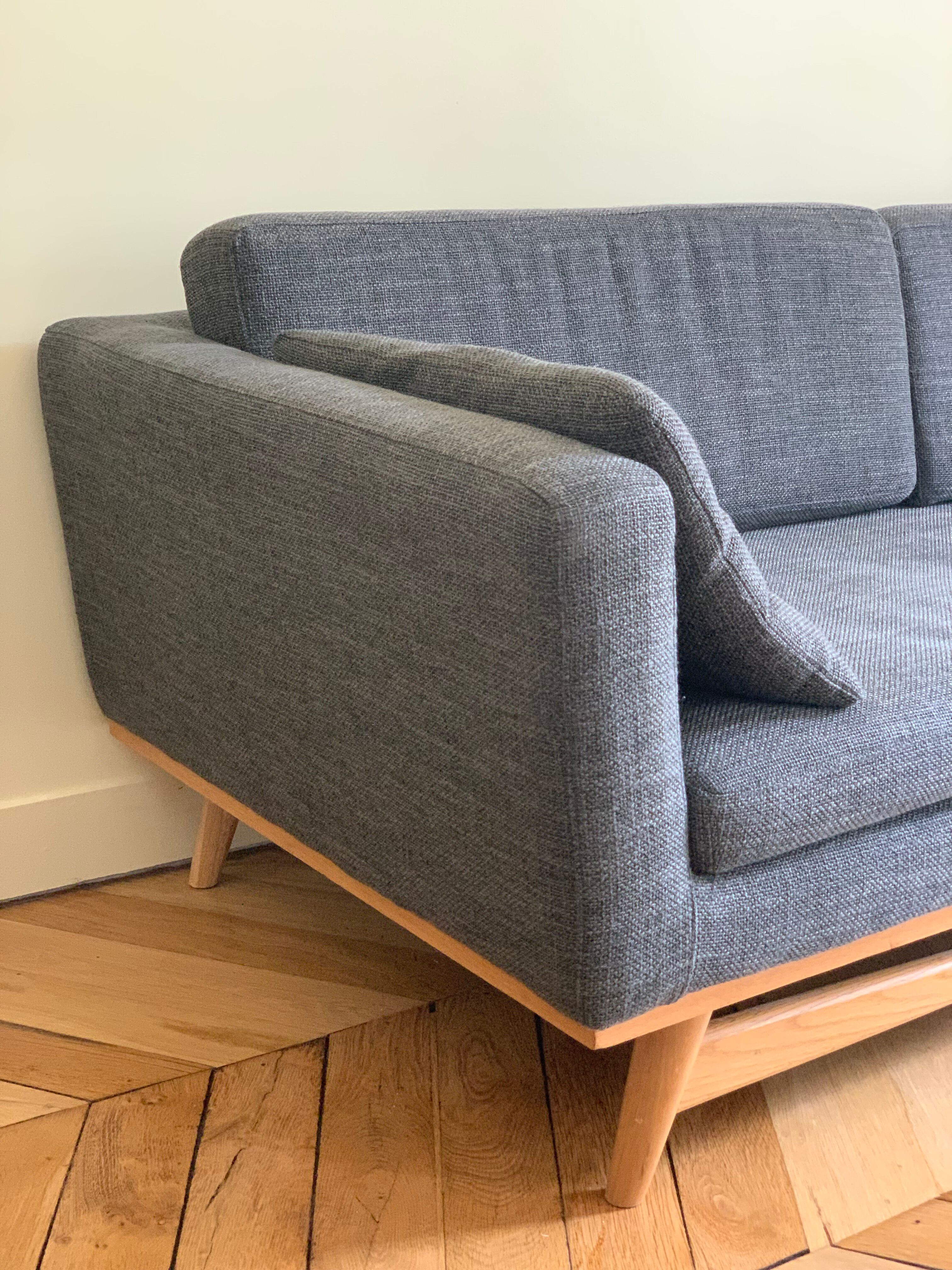 Sofa design brand red edition, model bench.