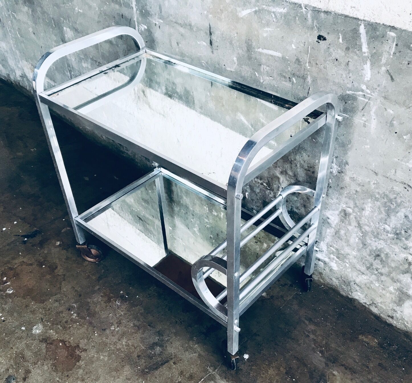Desserte aluminium et miroirs