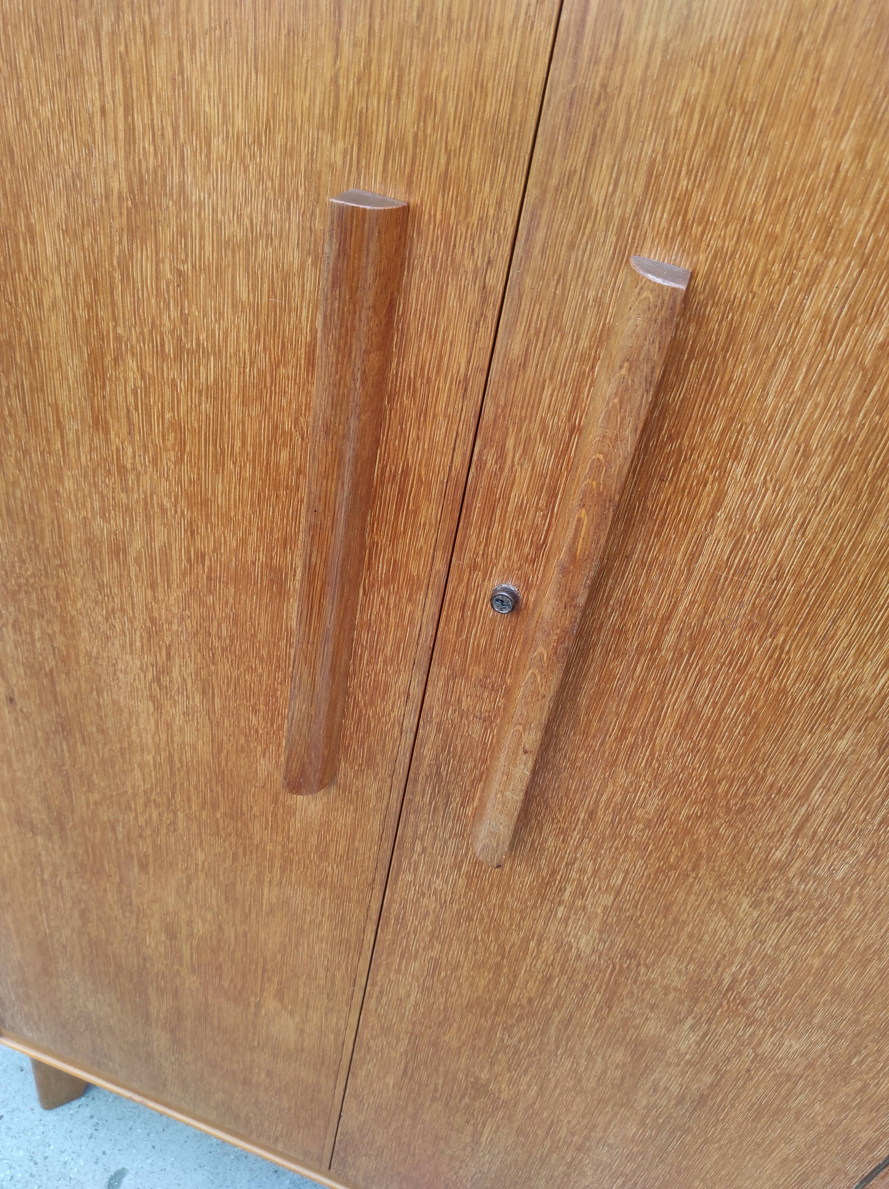 Cabinet SAM Modern Furnishing Company