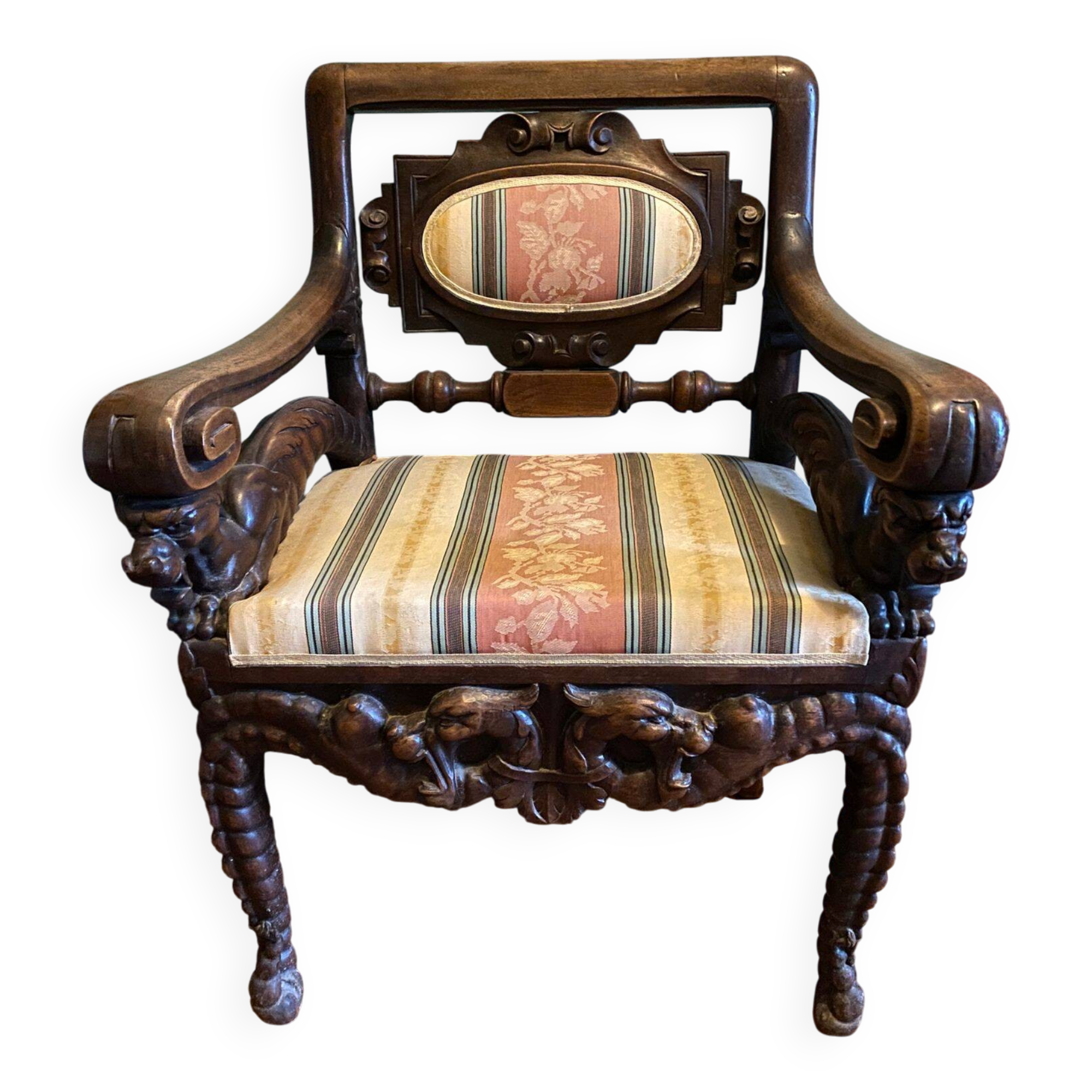 Fauteuil de réception sculpté, style néo-Renaissance
