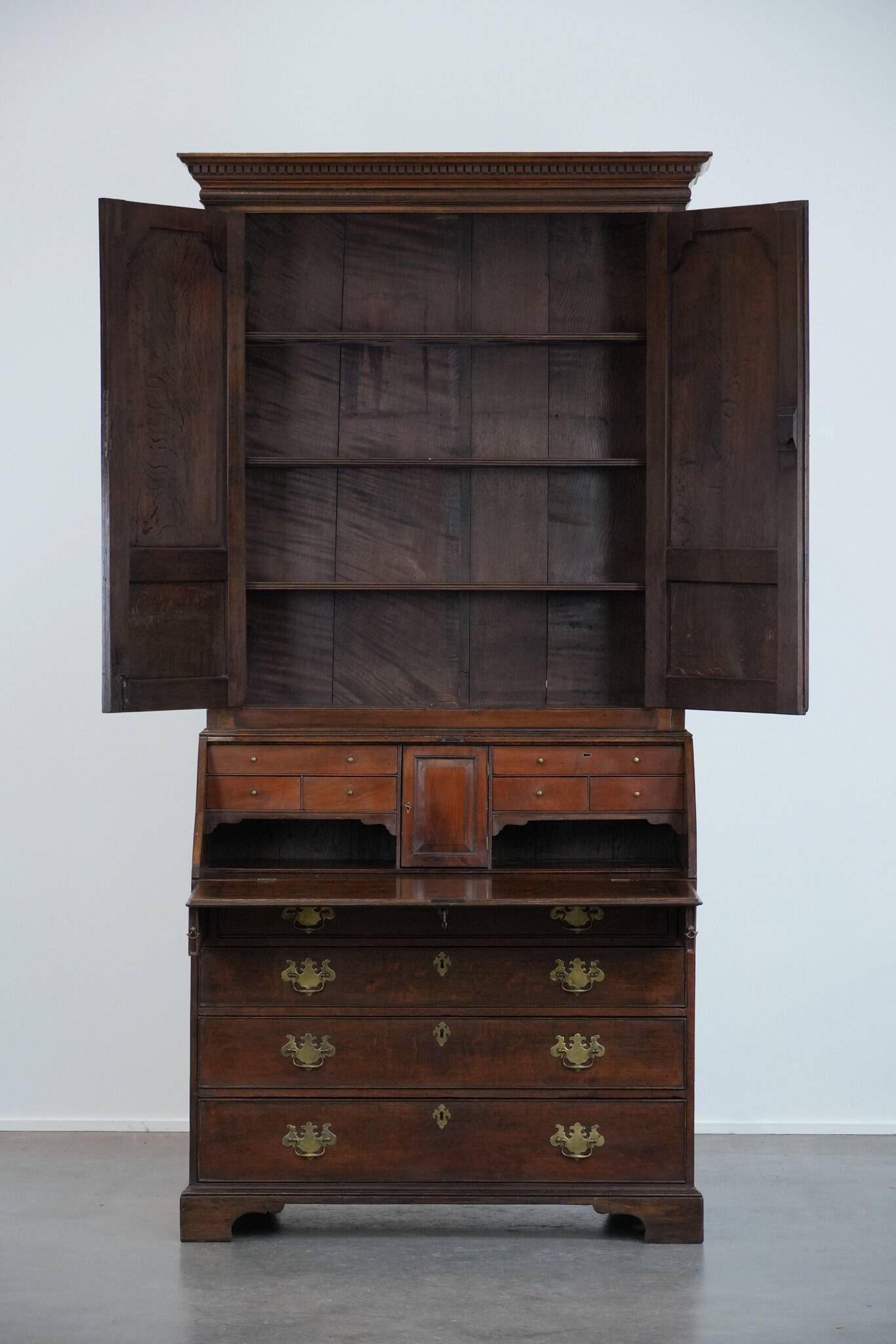 Antique English 18th-century desk/bookcase with a beautiful interior