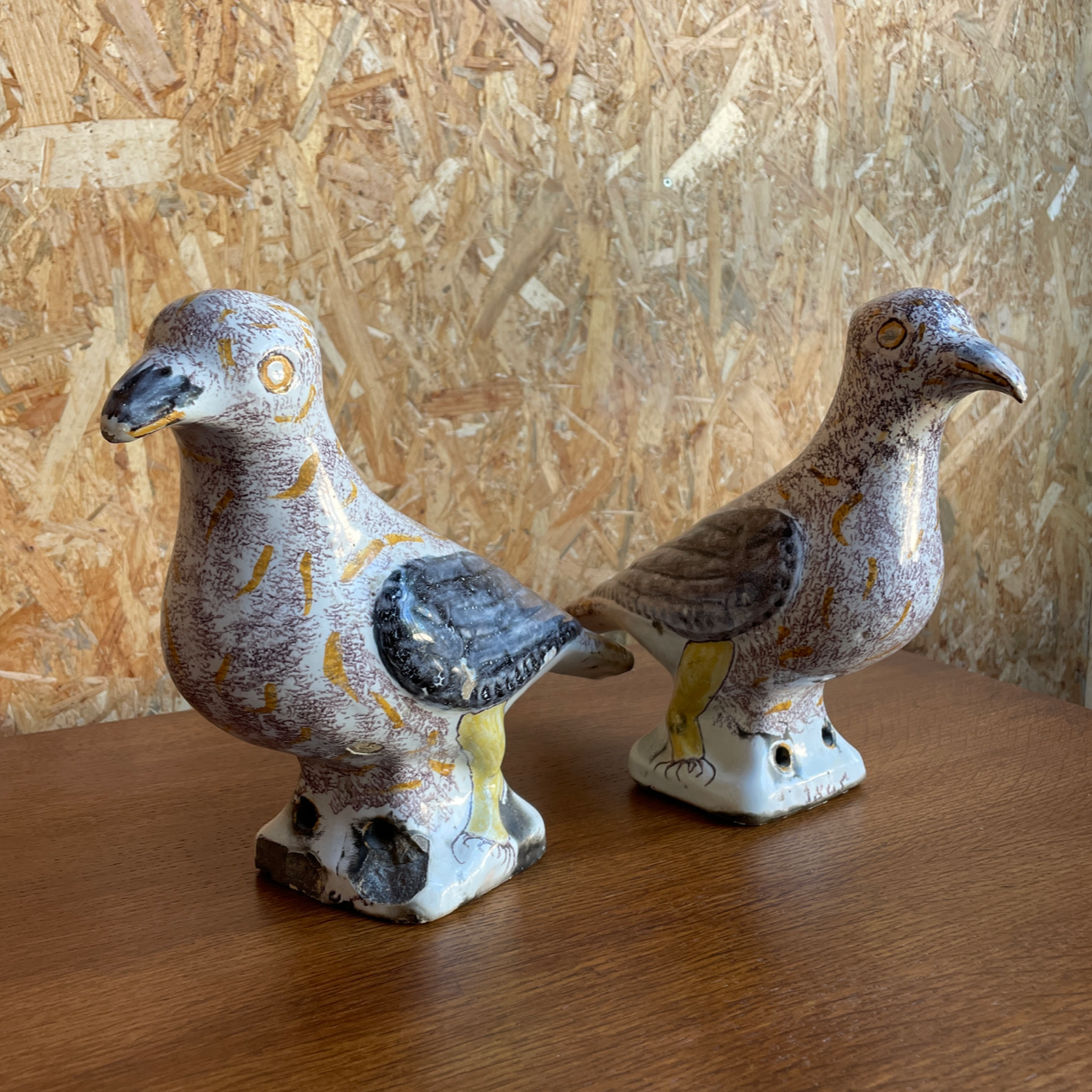 Pair of faience ridge pigeons, dating from 1835