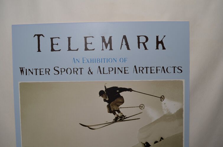 Affiche sur carton « Telemark une exposition de sports d’hiver et d’objets alpins »
