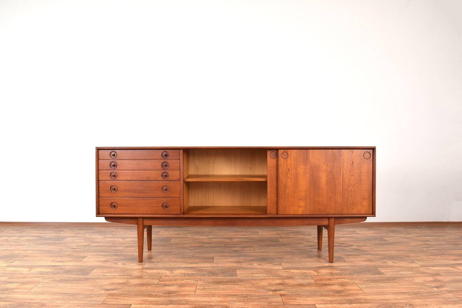 Buffet en teck norvégien du milieu du siècle, années 1960.