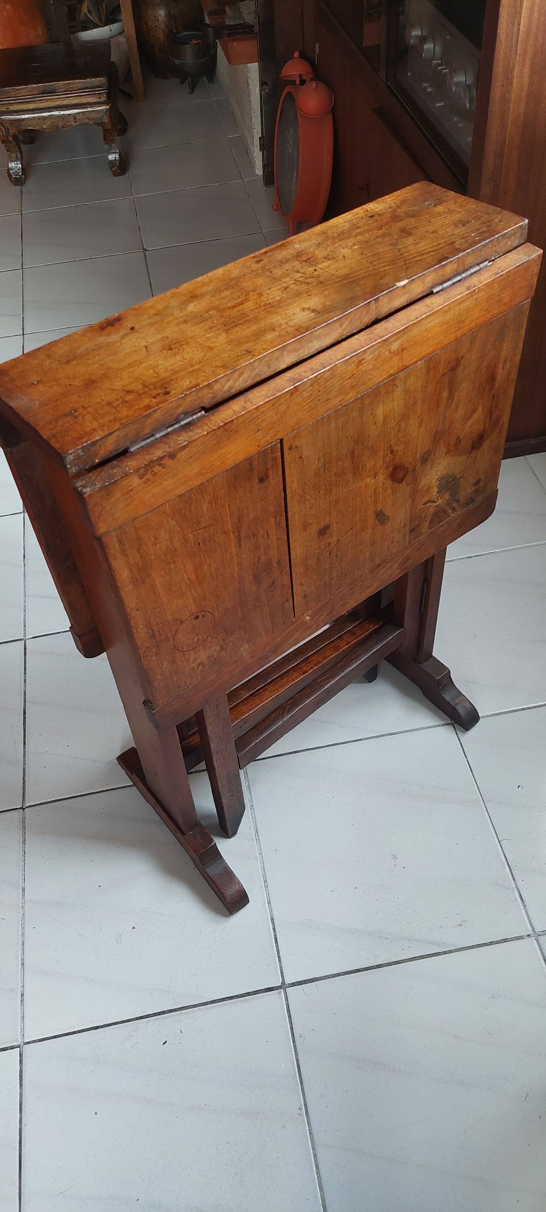 Small monastery table in pine wood.