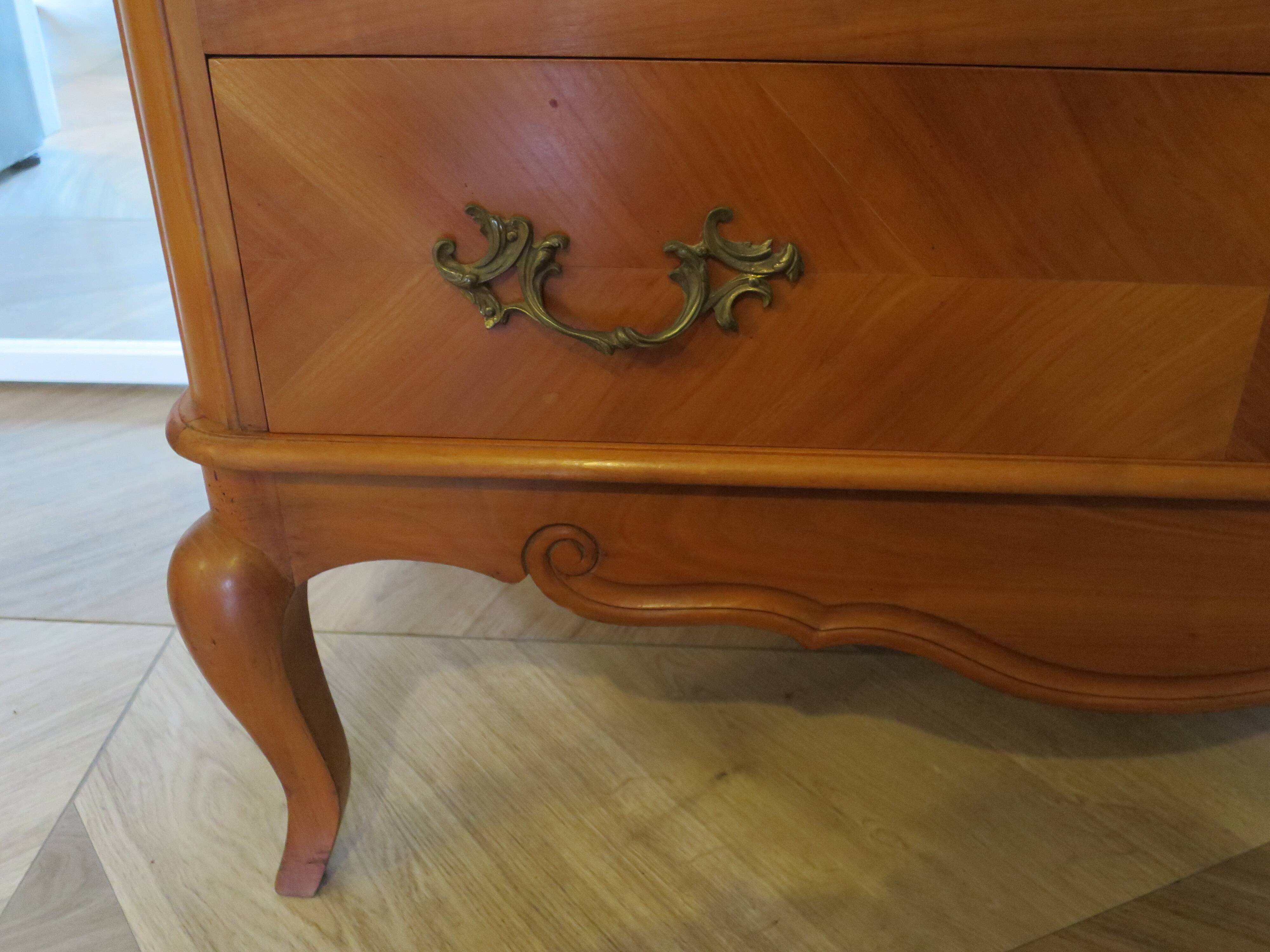 Louis XV style 3-drawer chest of drawers in solid wood