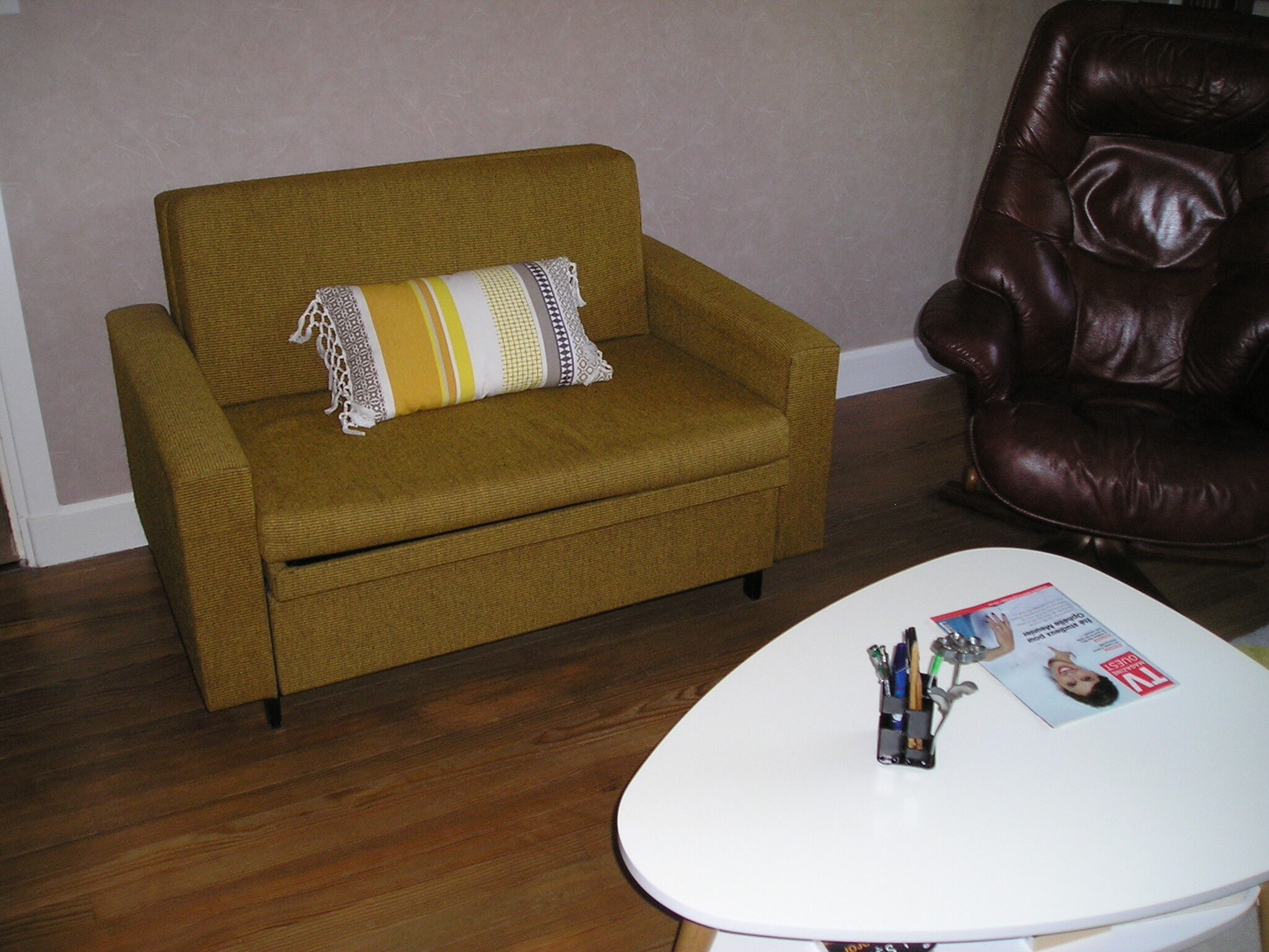 Sofa 2 seats convertible into bed 1 person 70 years