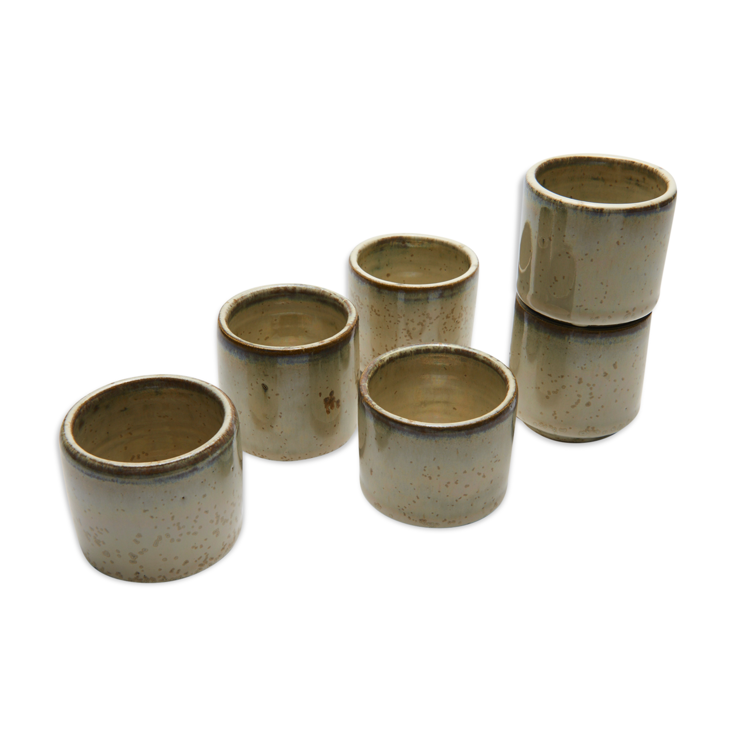 6 coffee cups from the potter of the rue du Petit Musc