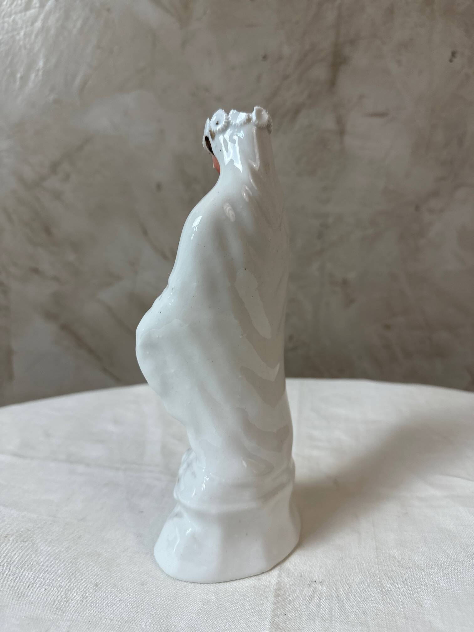 Vierge en porcelaine