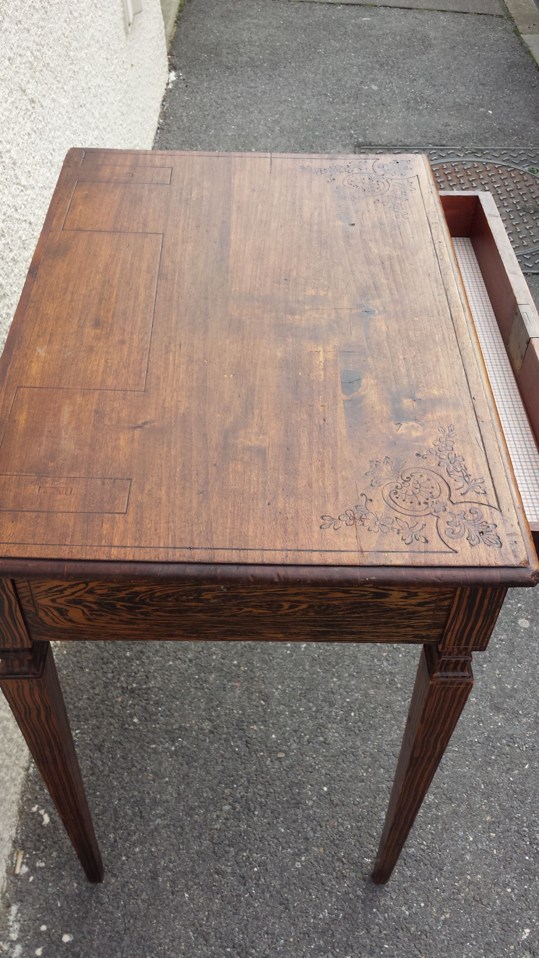 Desk old type empire