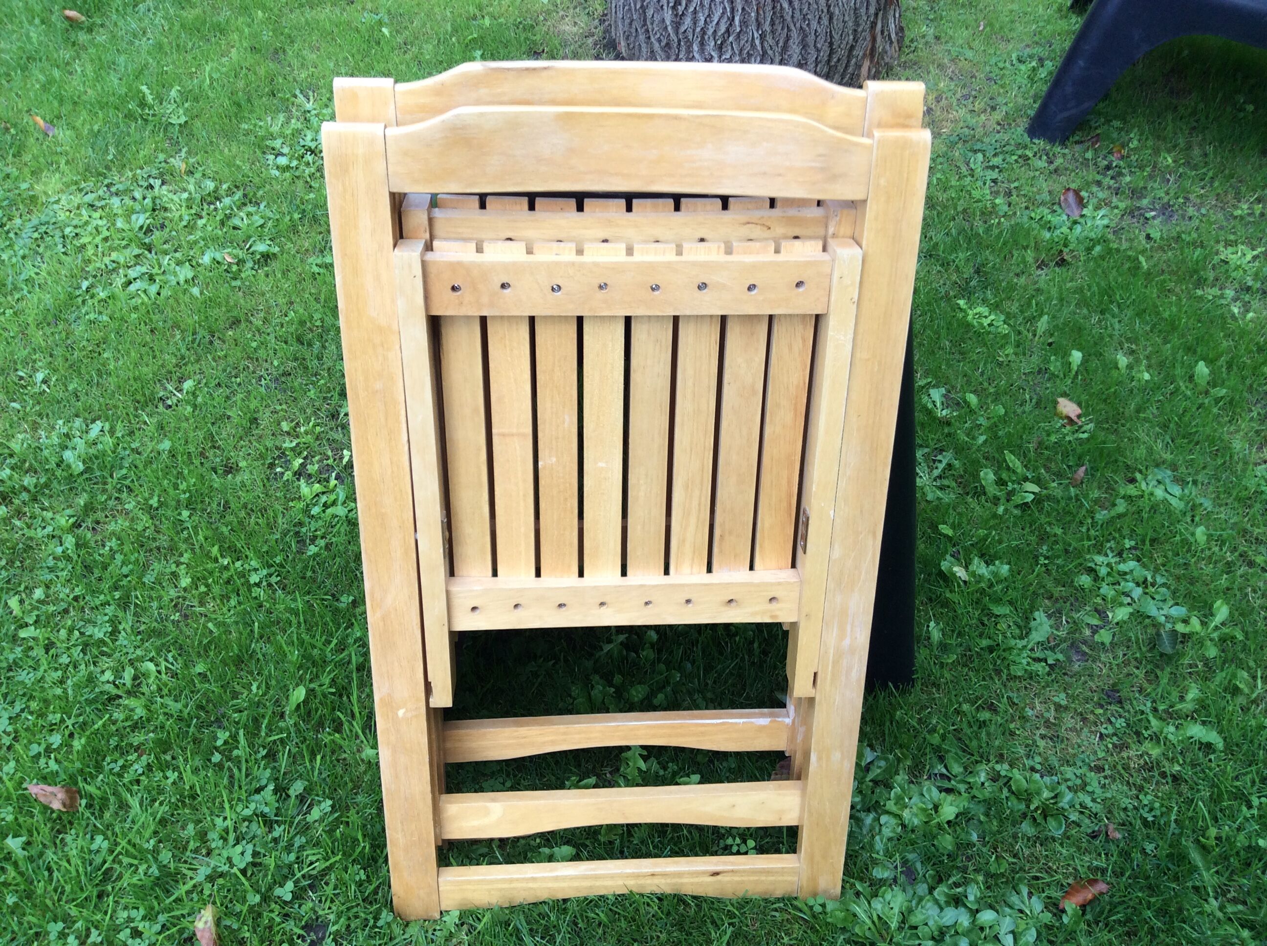Series of 4 folding chairs