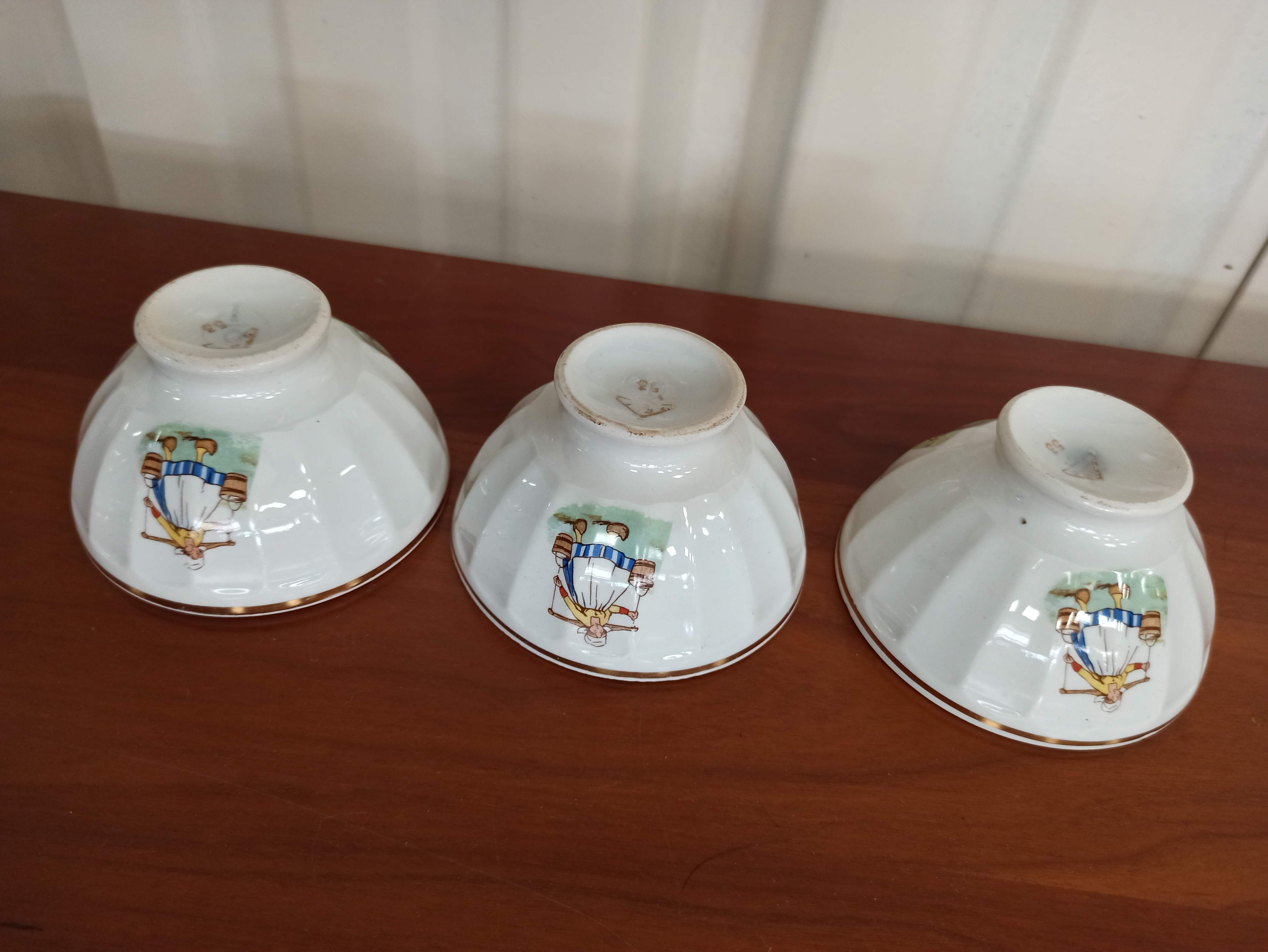 Set 6 bowls cow creamer semi porcelain old