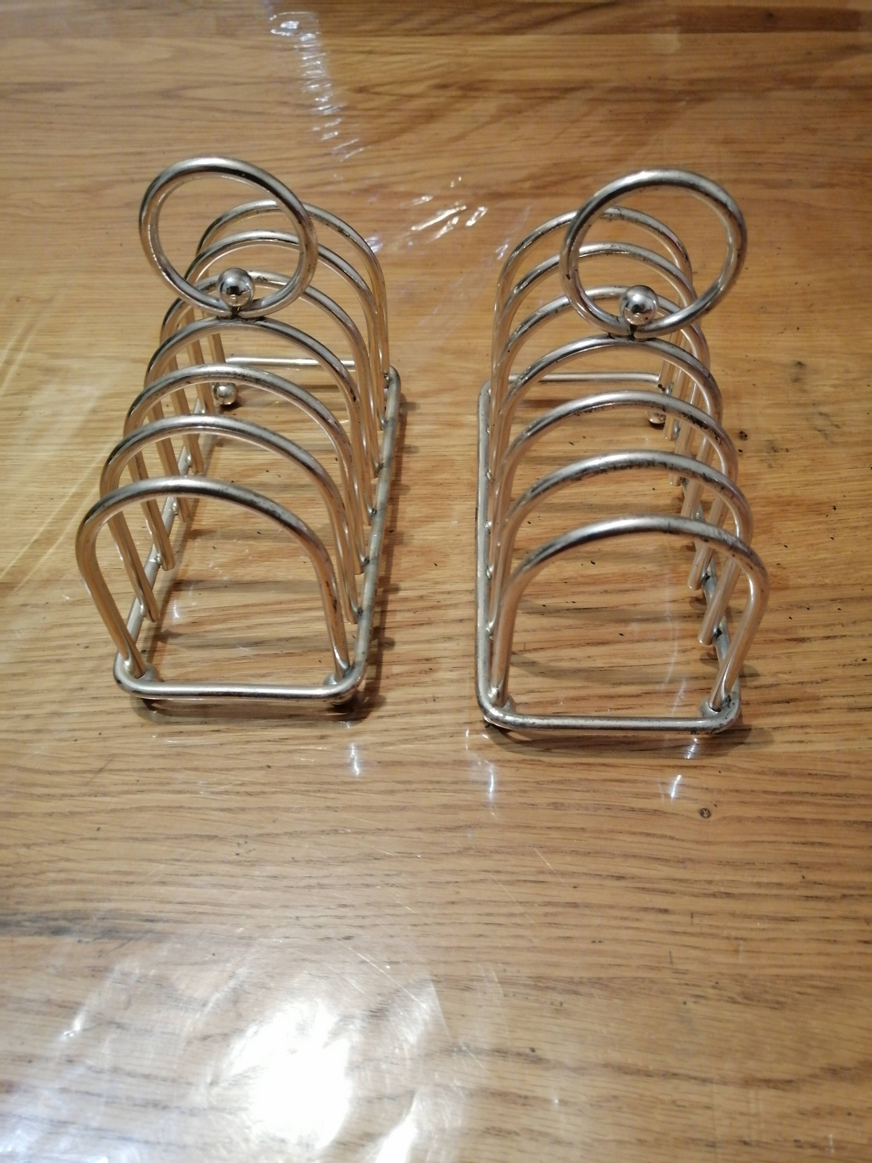 Set of two toast holders