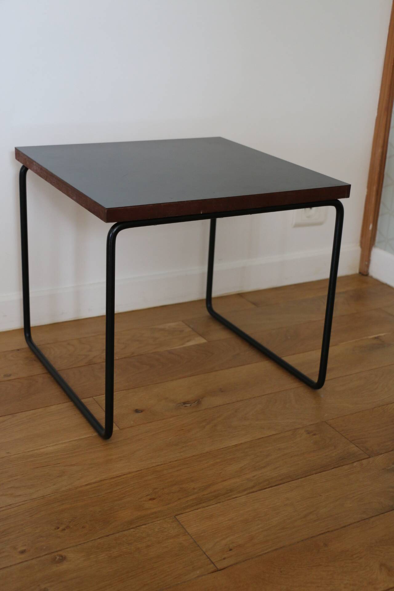 Guariche Steiner flying coffee table