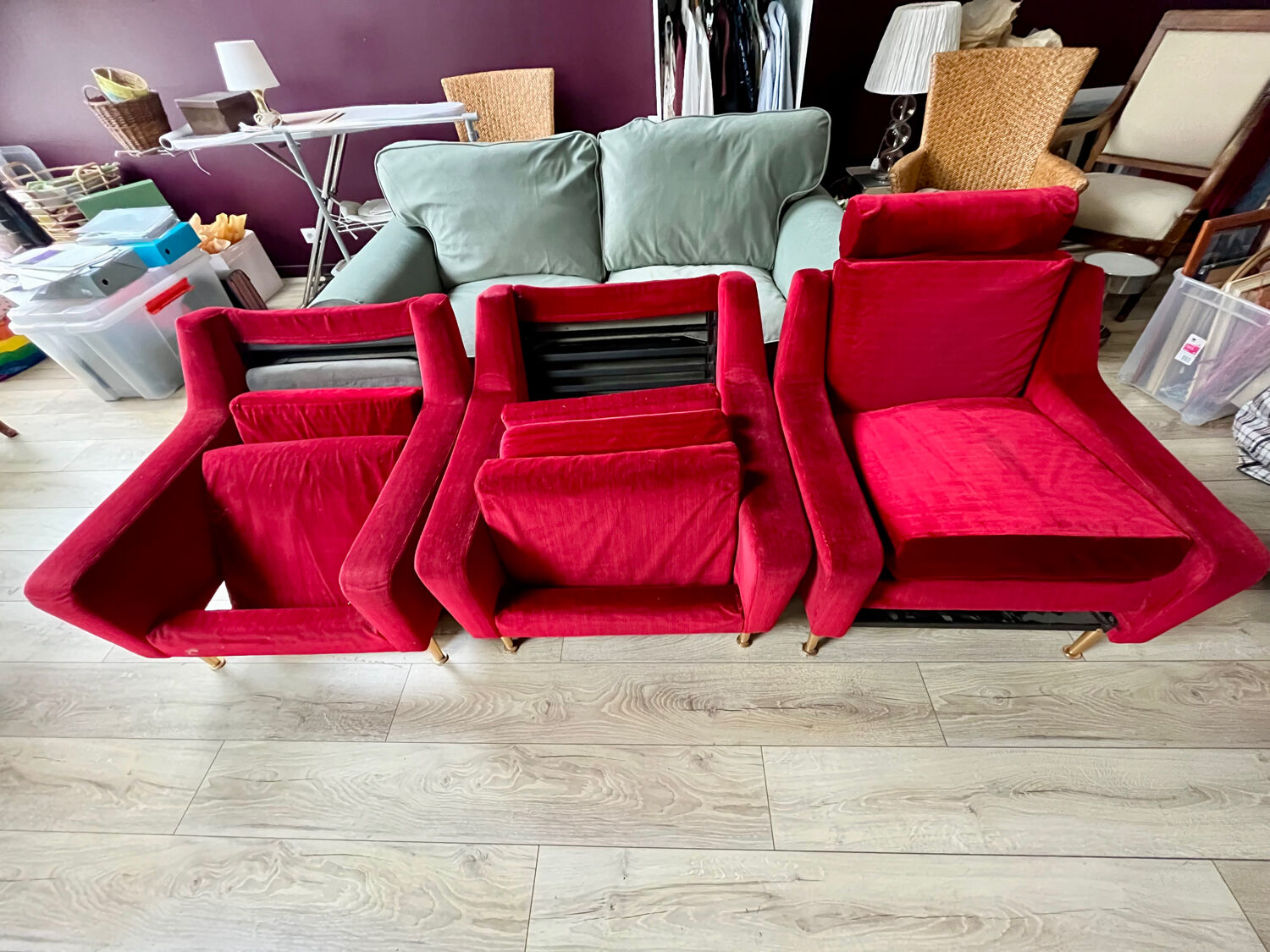Set of 3 airborne velvet red armchairs