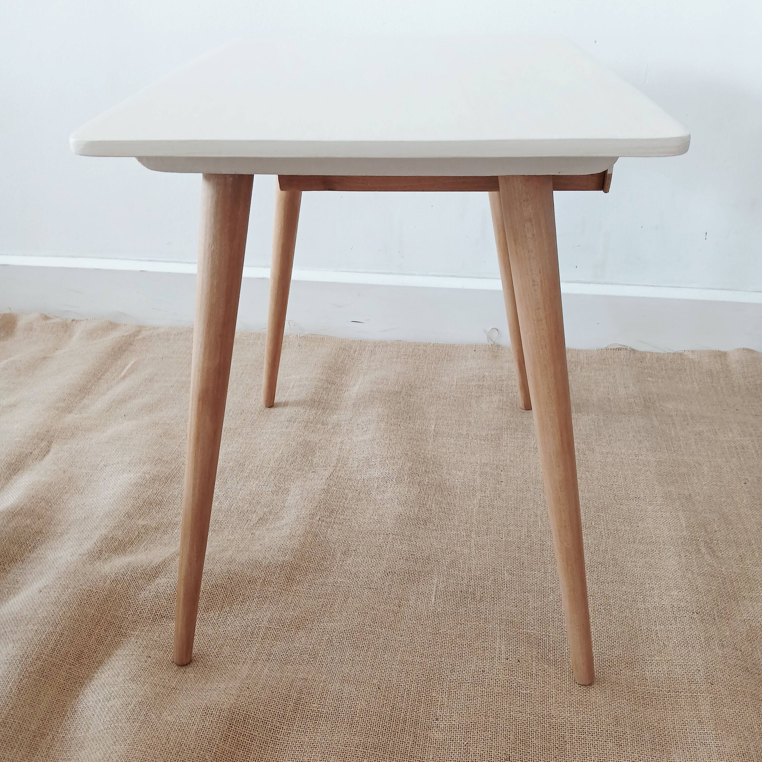 CHILDREN'S DESK AND CHAIR BAUMANN