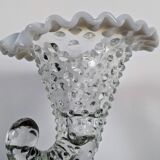 Horn cup in bubbled glass and white opaline