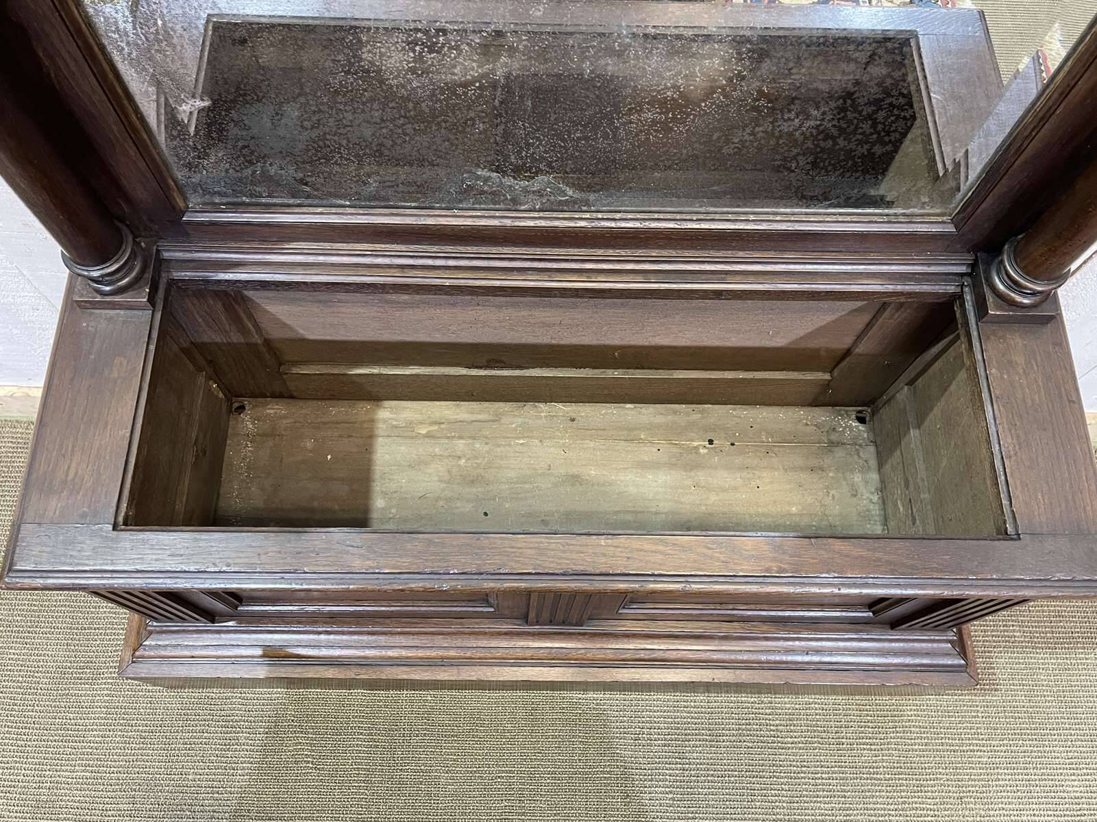 Vestiaire en chêne de la fin XIXème avec sa jardinière