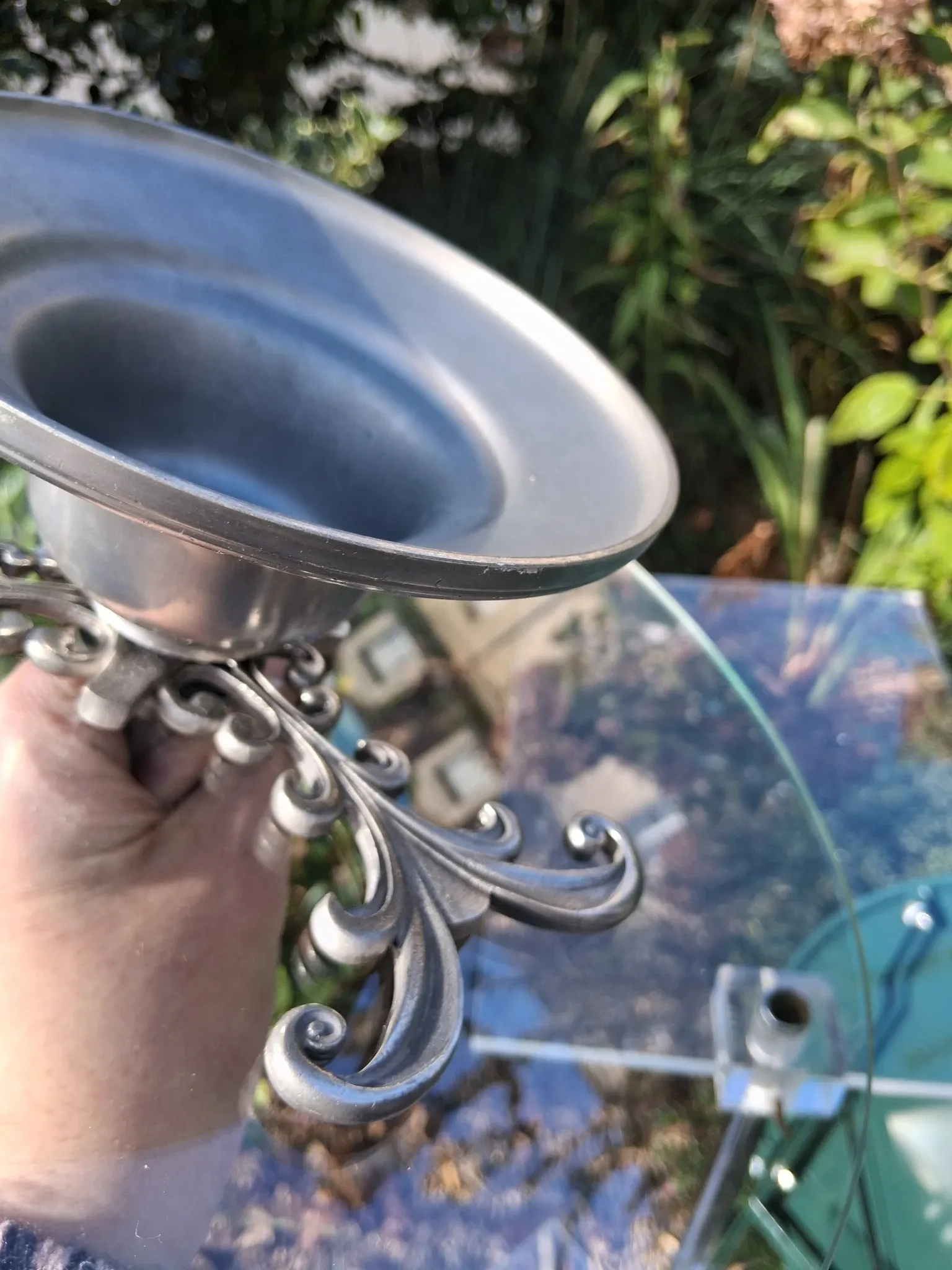 Very nice glass serving stand in very good condition.