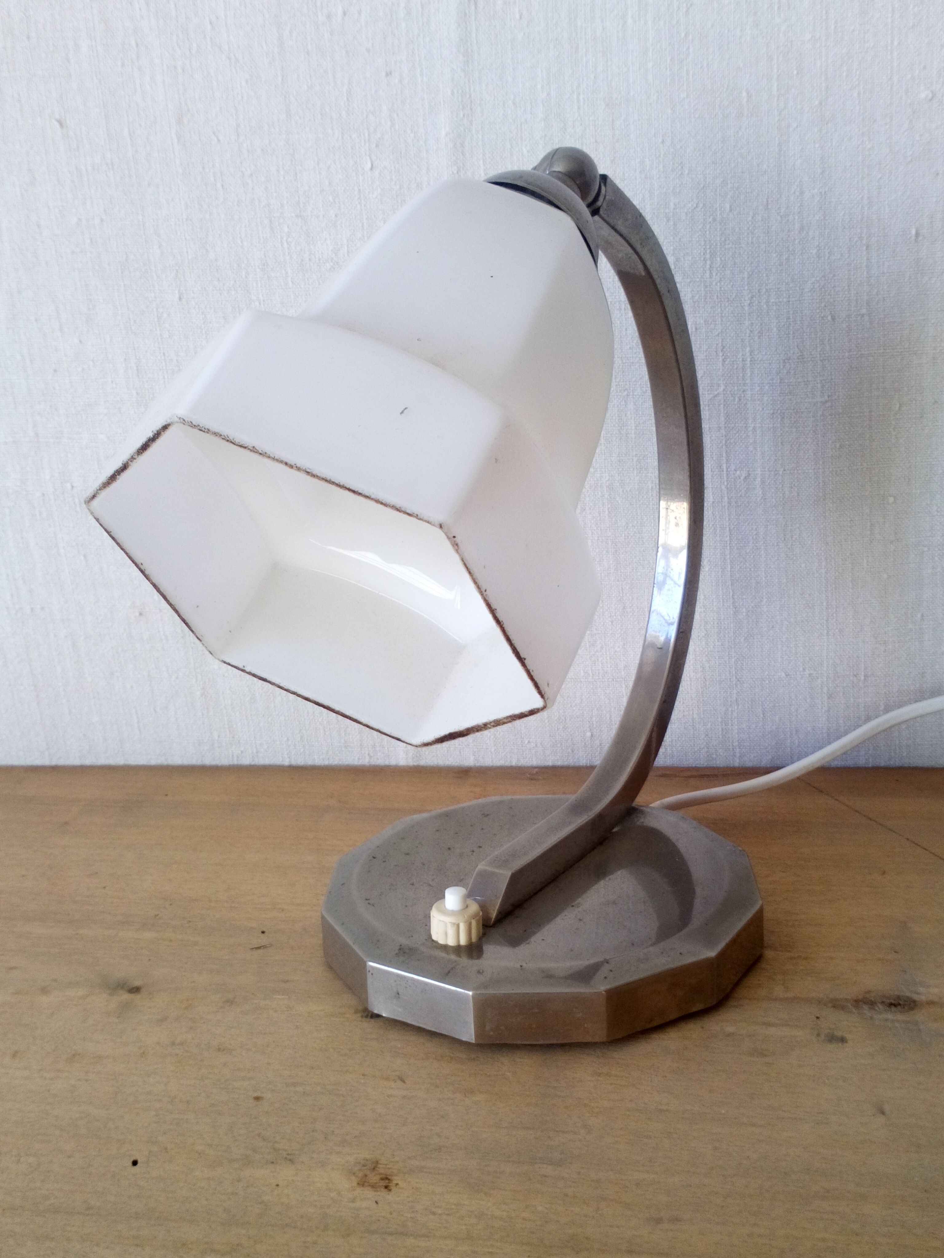 Lamp 1930 chrome and opaline, réélectrifié.