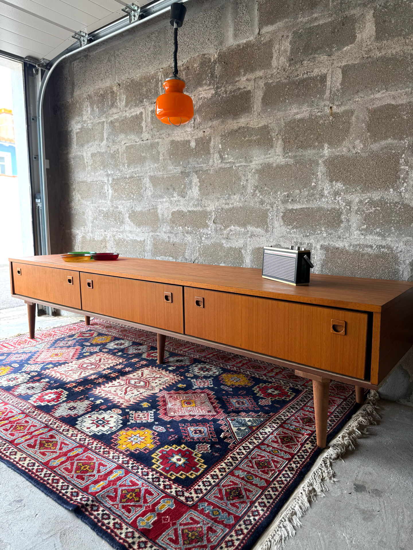 Vintage low Scandinavian sideboard in teak, 1970.