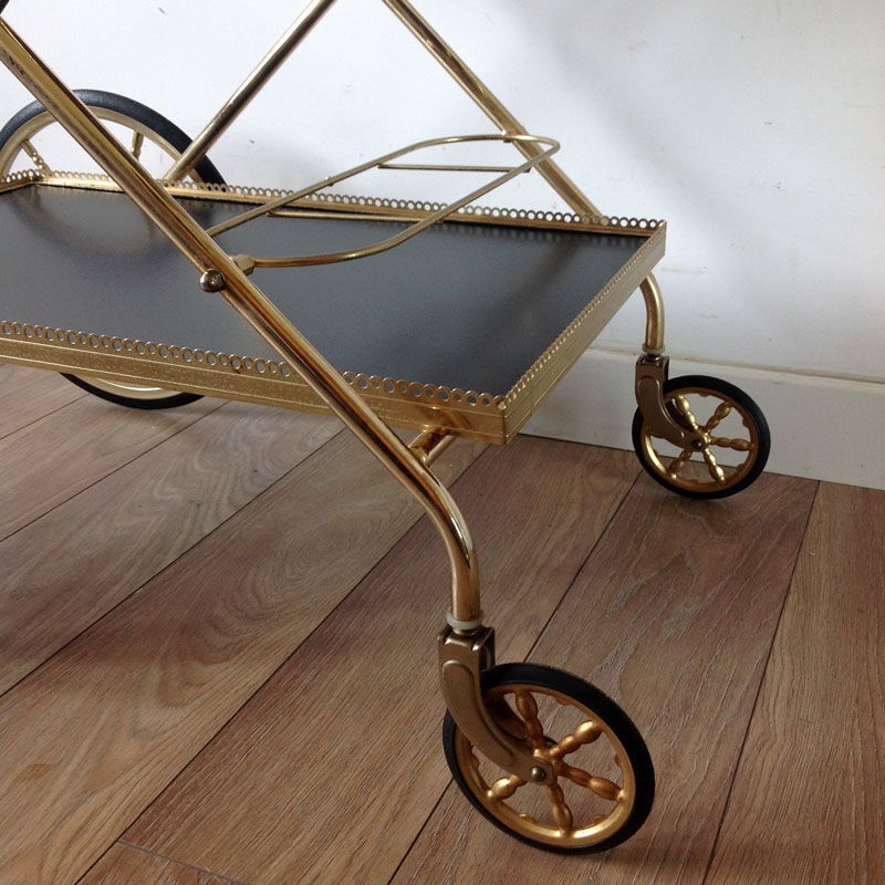 Black and gold dessert