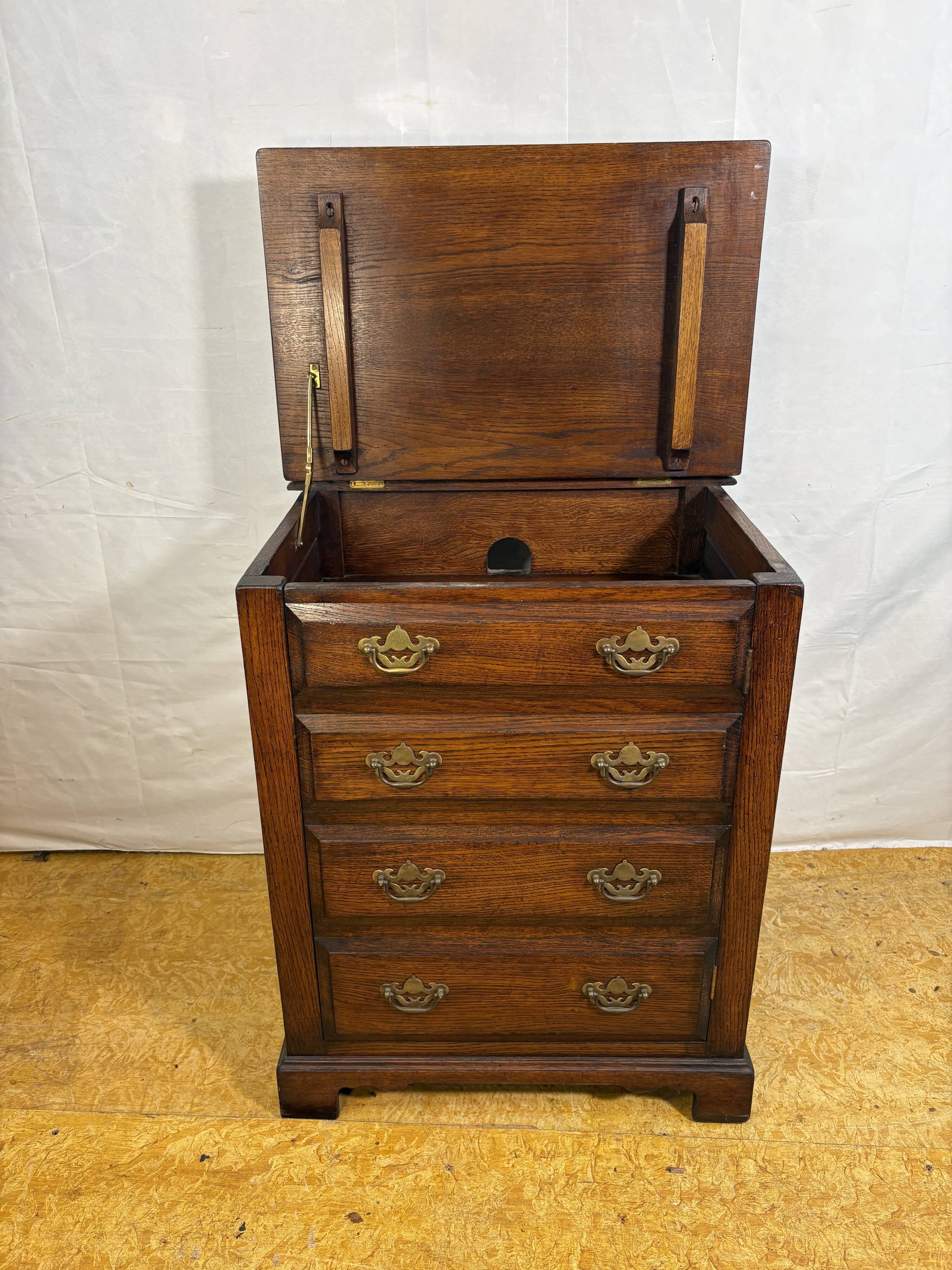 Cabinet à disques vers 1970