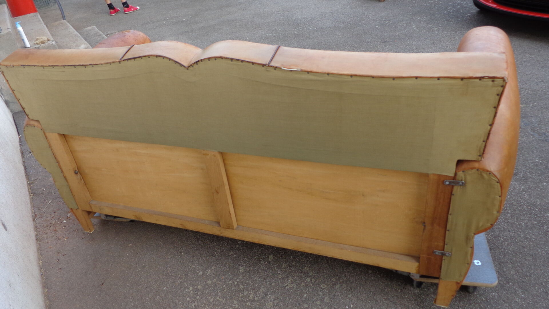 Sofa club leather mustache