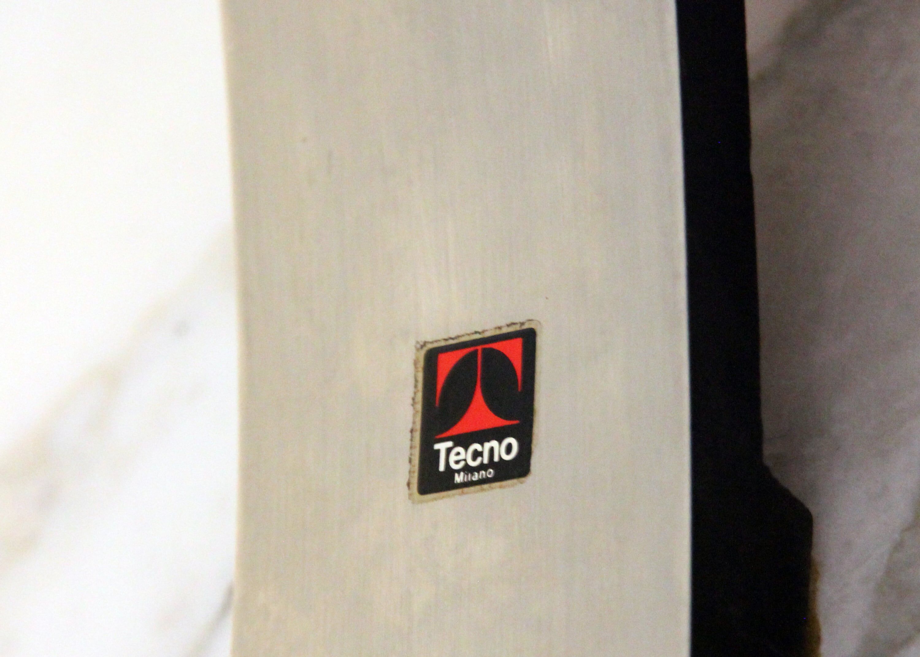 Table T69 in marble by Osvaldo Borsani and Eugenio Gerli published by Tecno