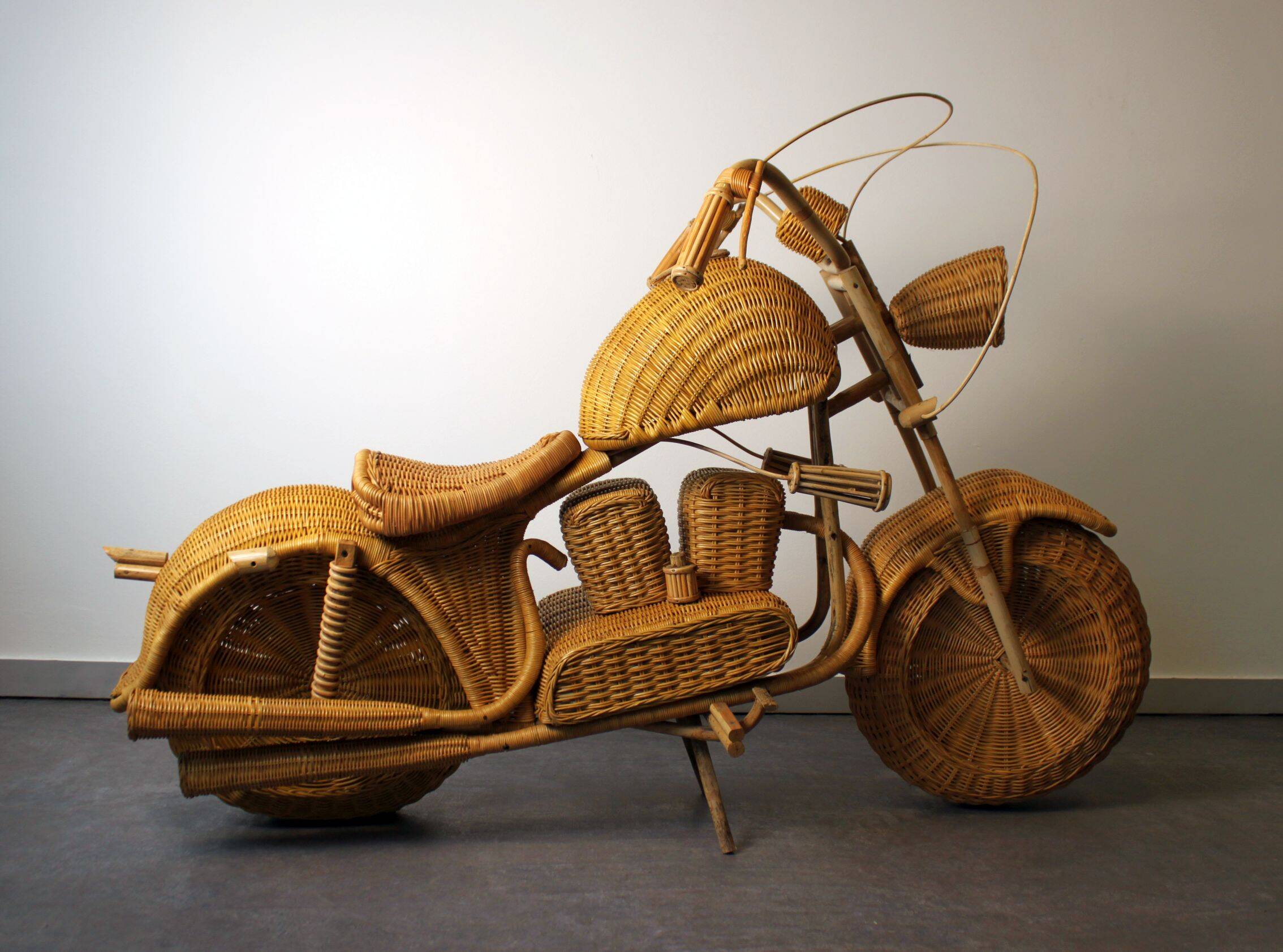 Rattan Harley Davidson, Tom Dixon, 90.