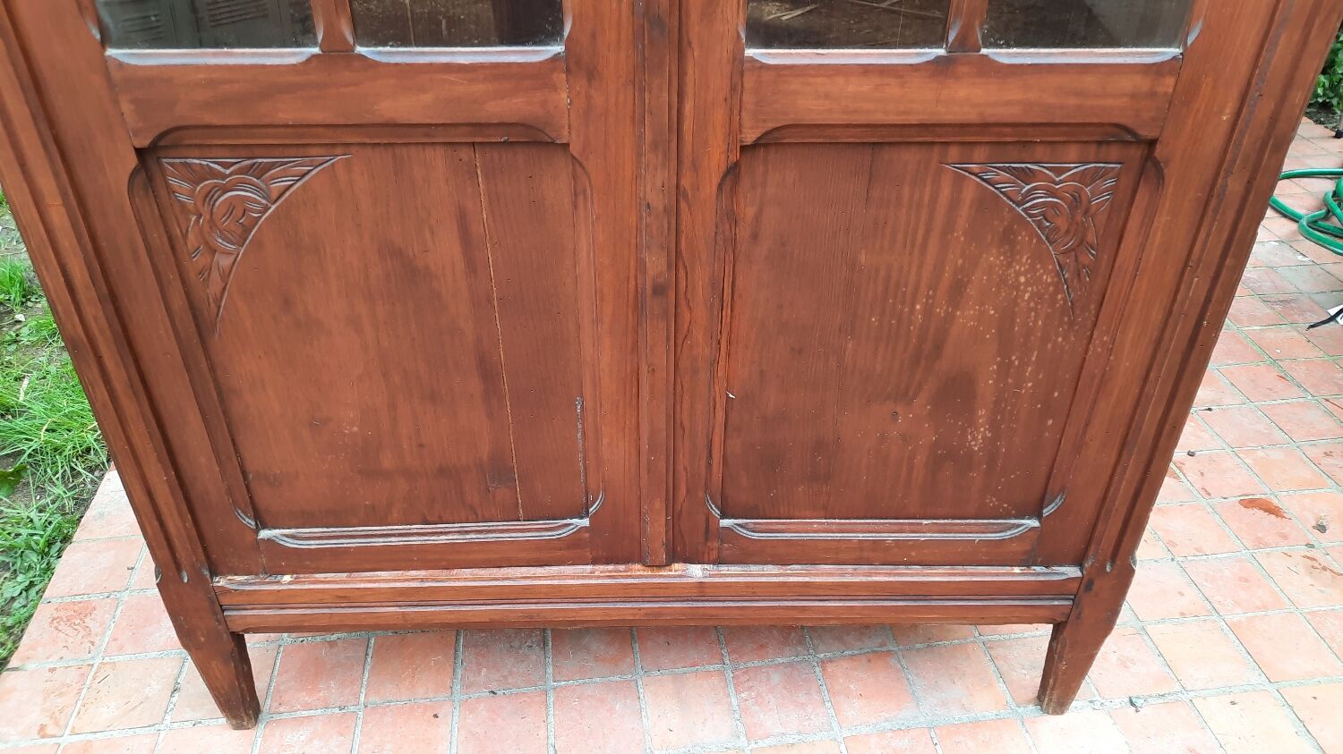 Art Deco style showcase