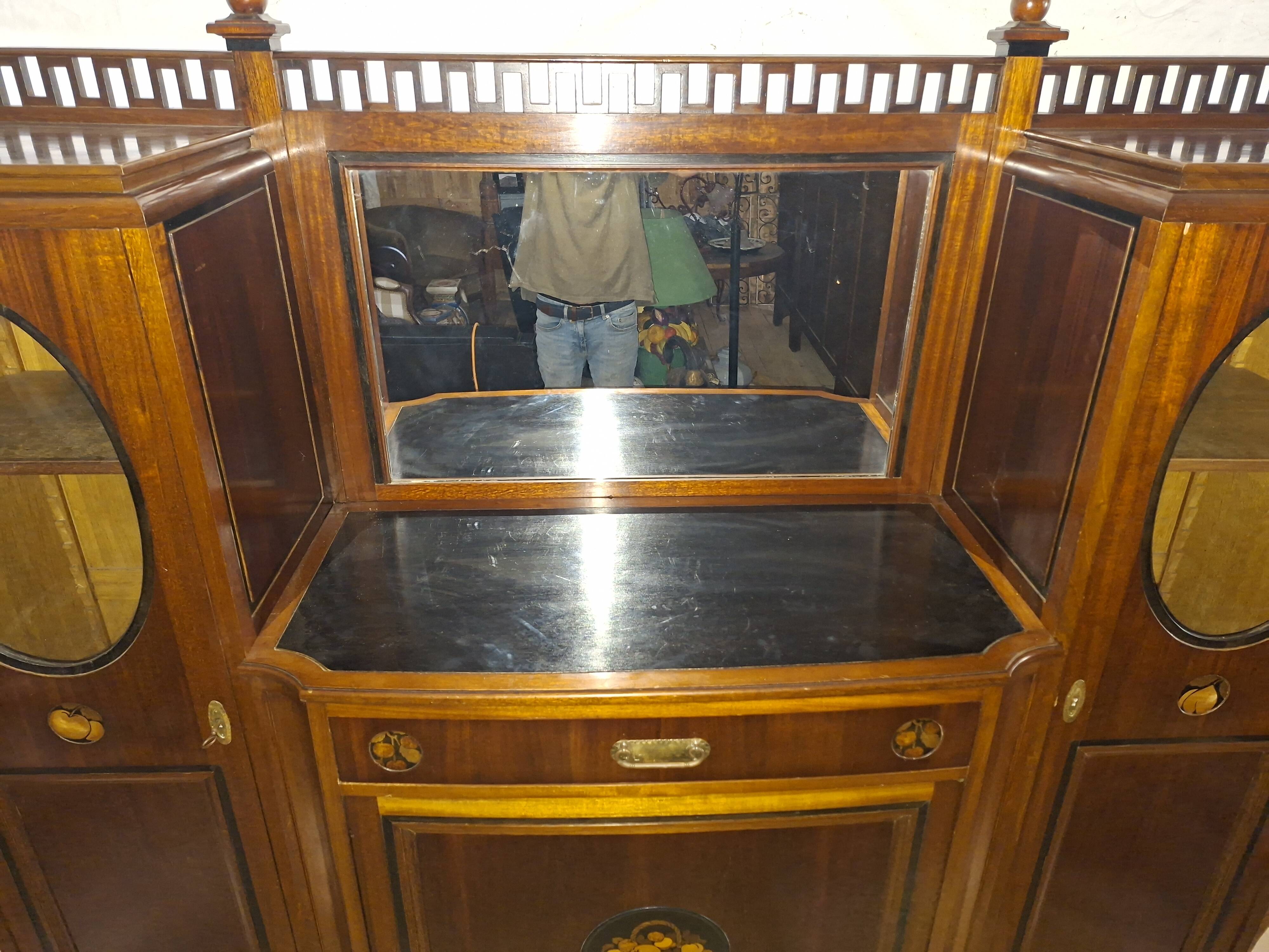 Buffet Art nouveau en acajou et marqueterie – vers 1900 ( om)