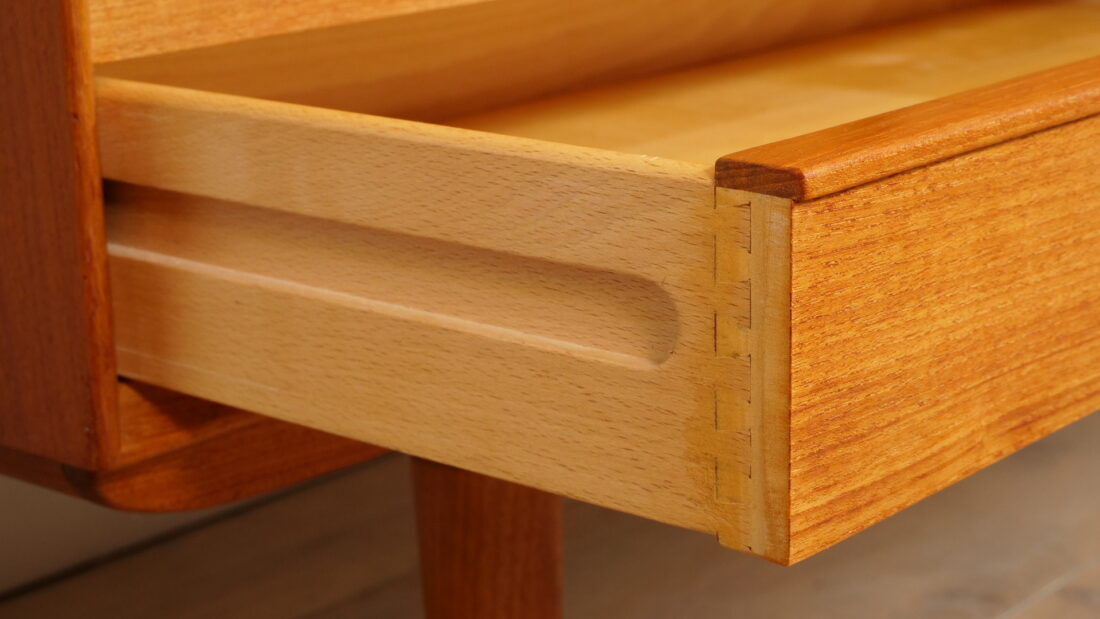 Vintage cabinet | Danish design | sliding doors | Gunni Omann | 180 cm