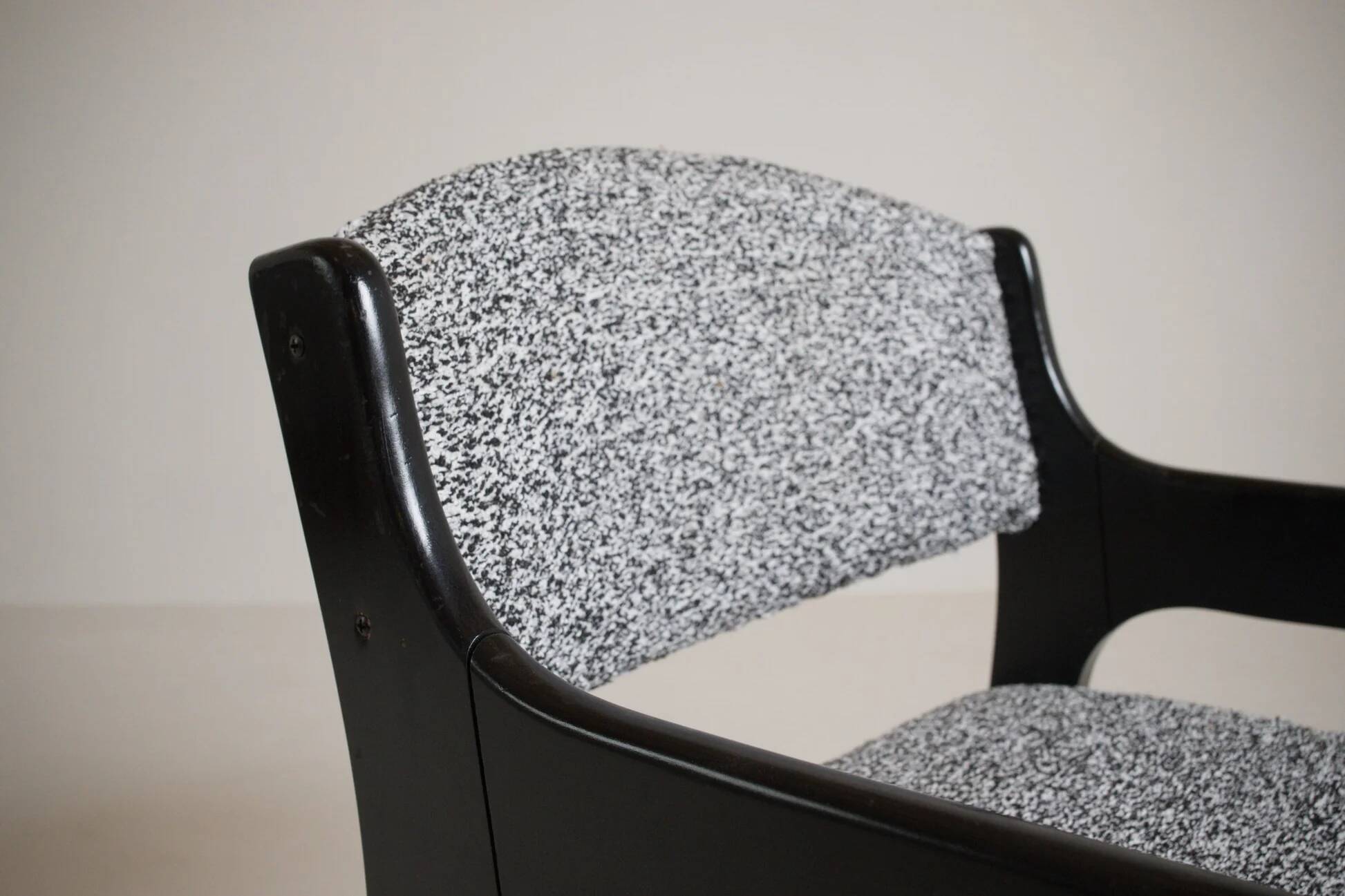 Chaise dans le goût de Eero Aarnio